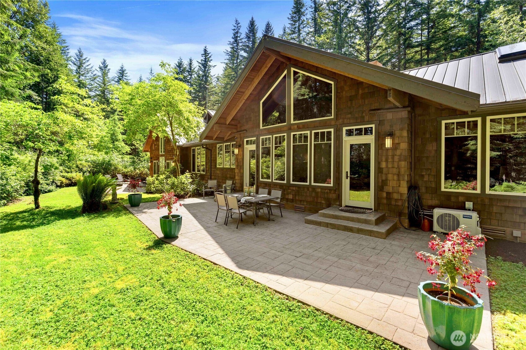 Carnation, Washington, 98014, United States, 3 Bedrooms Bedrooms, ,4 BathroomsBathrooms,Residential,Active,1945355