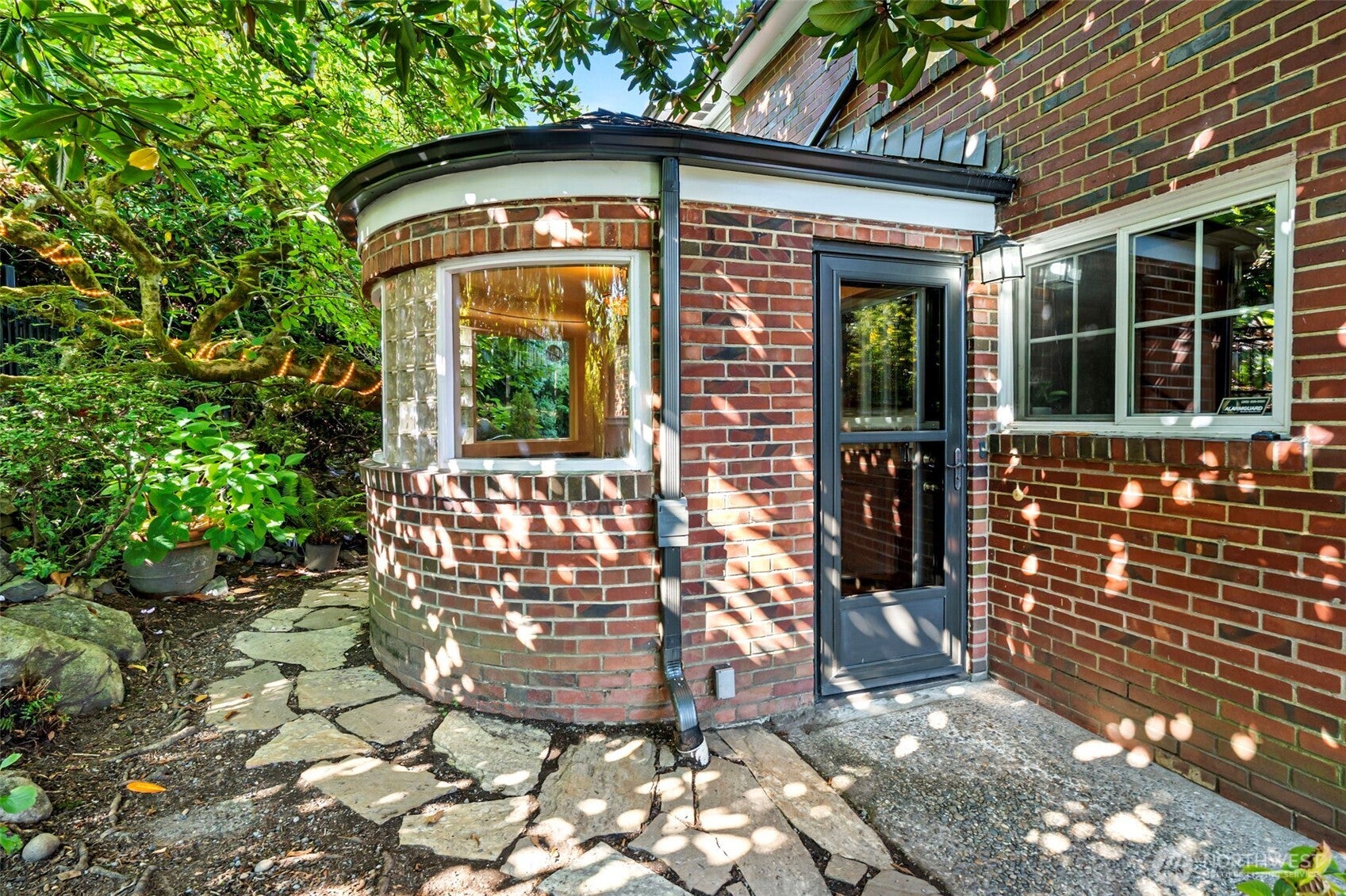 Tacoma, Washington, 98406, United States, 4 Bedrooms Bedrooms, ,4 BathroomsBathrooms,Residential,Active,1952076