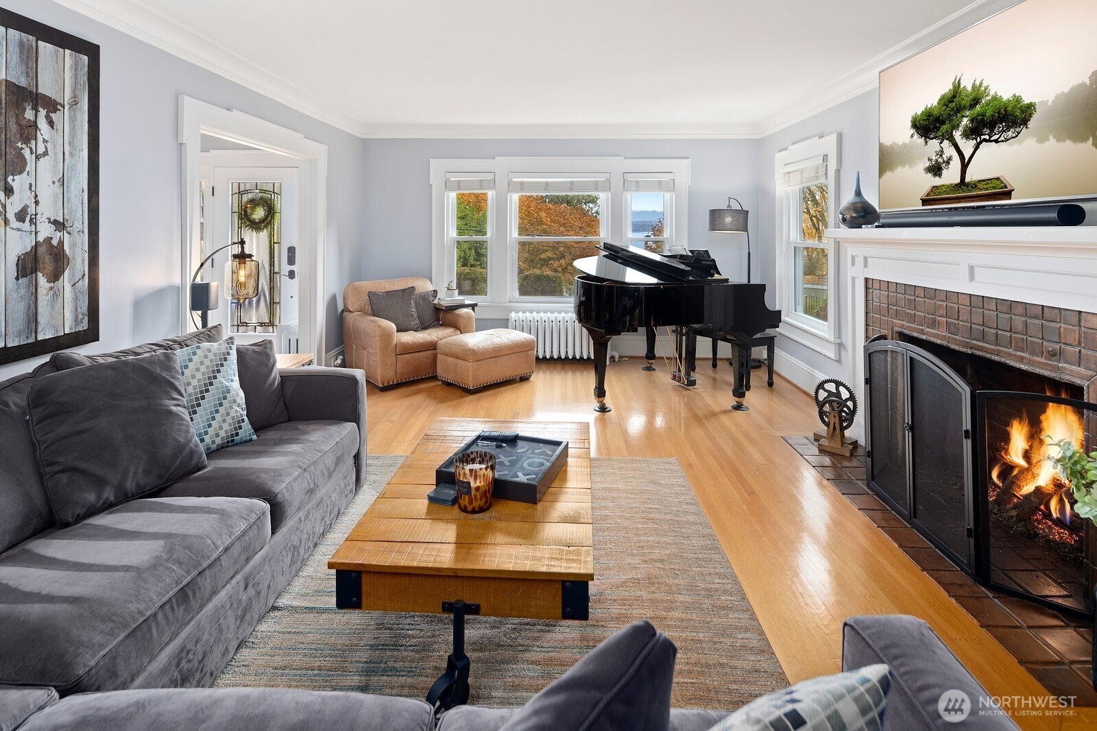 Seattle, Washington, 98122, United States, 3 Bedrooms Bedrooms, ,3 BathroomsBathrooms,Residential,Active,1988423