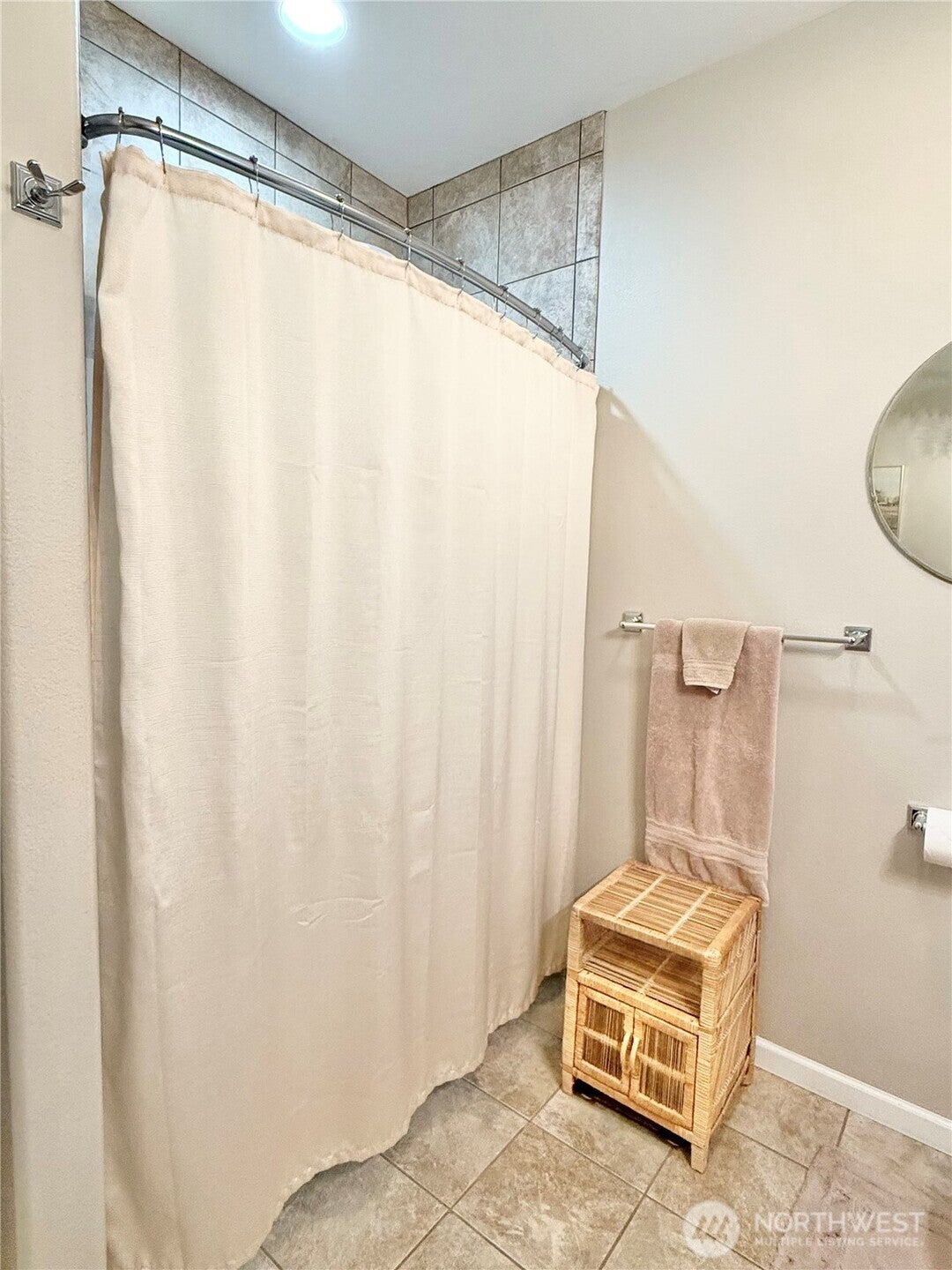 Okanogan, Washington, 98840, United States, ,3 BathroomsBathrooms,Residential,Active,1791216