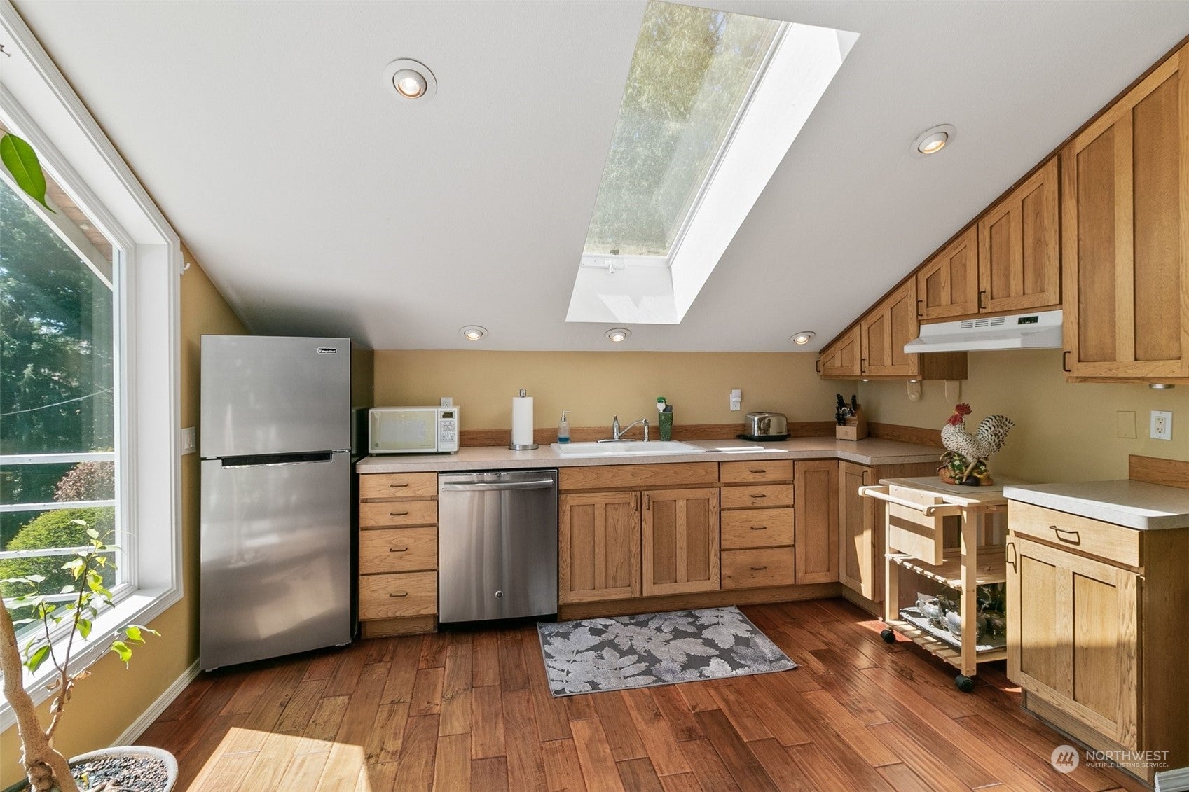 Eatonville, Washington, 98328, United States, 3 Bedrooms Bedrooms, ,4 BathroomsBathrooms,Residential,Pending,1702293