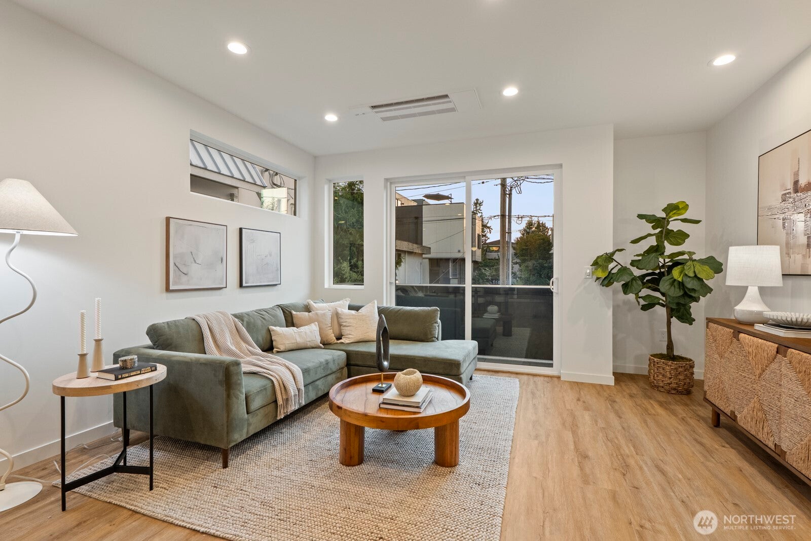 Seattle, Washington, 98116, United States, 3 Bedrooms Bedrooms, ,3 BathroomsBathrooms,Residential,Active,1942352