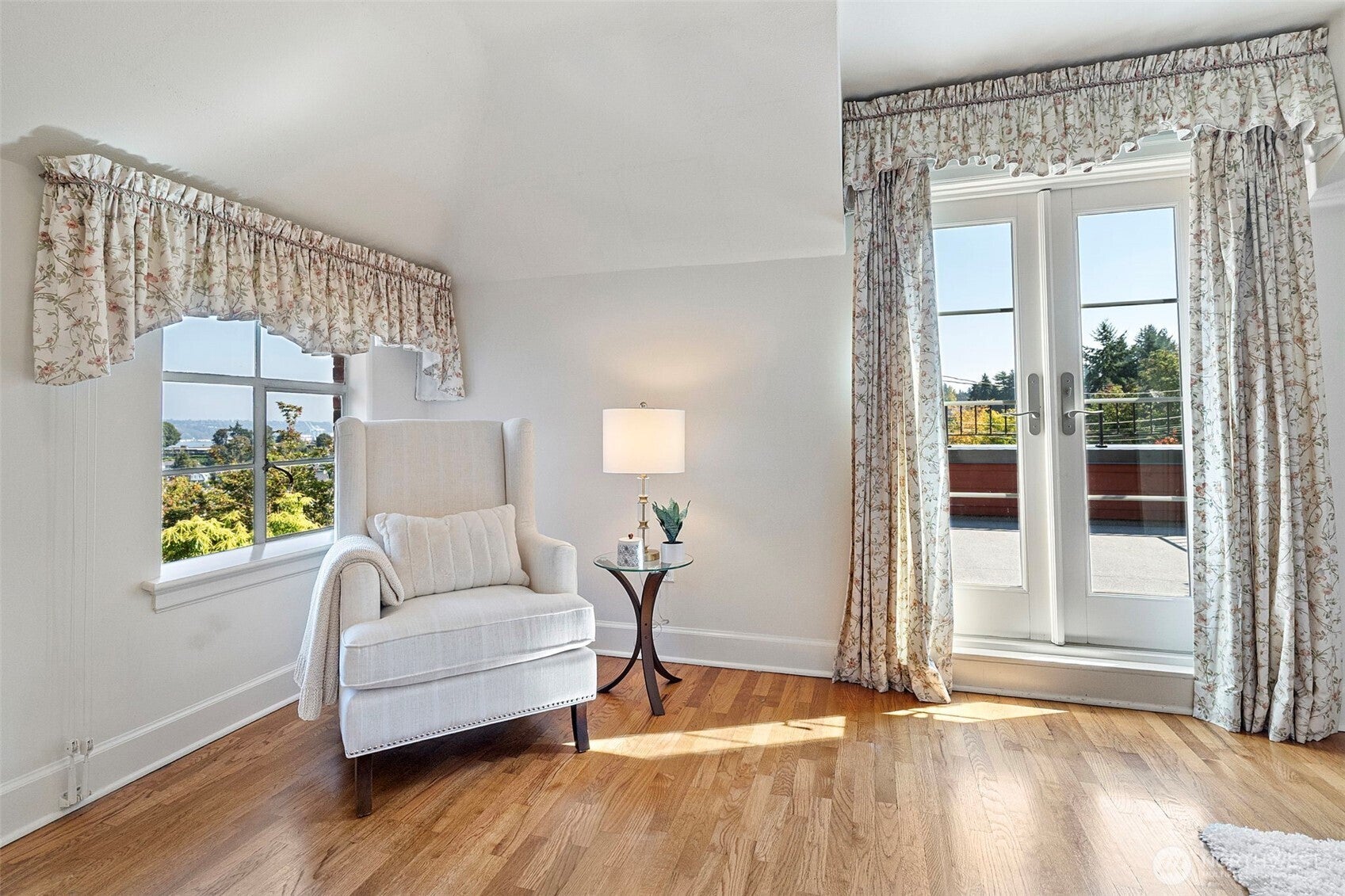 Tacoma, Washington, 98406, United States, 4 Bedrooms Bedrooms, ,4 BathroomsBathrooms,Residential,Active,1952076