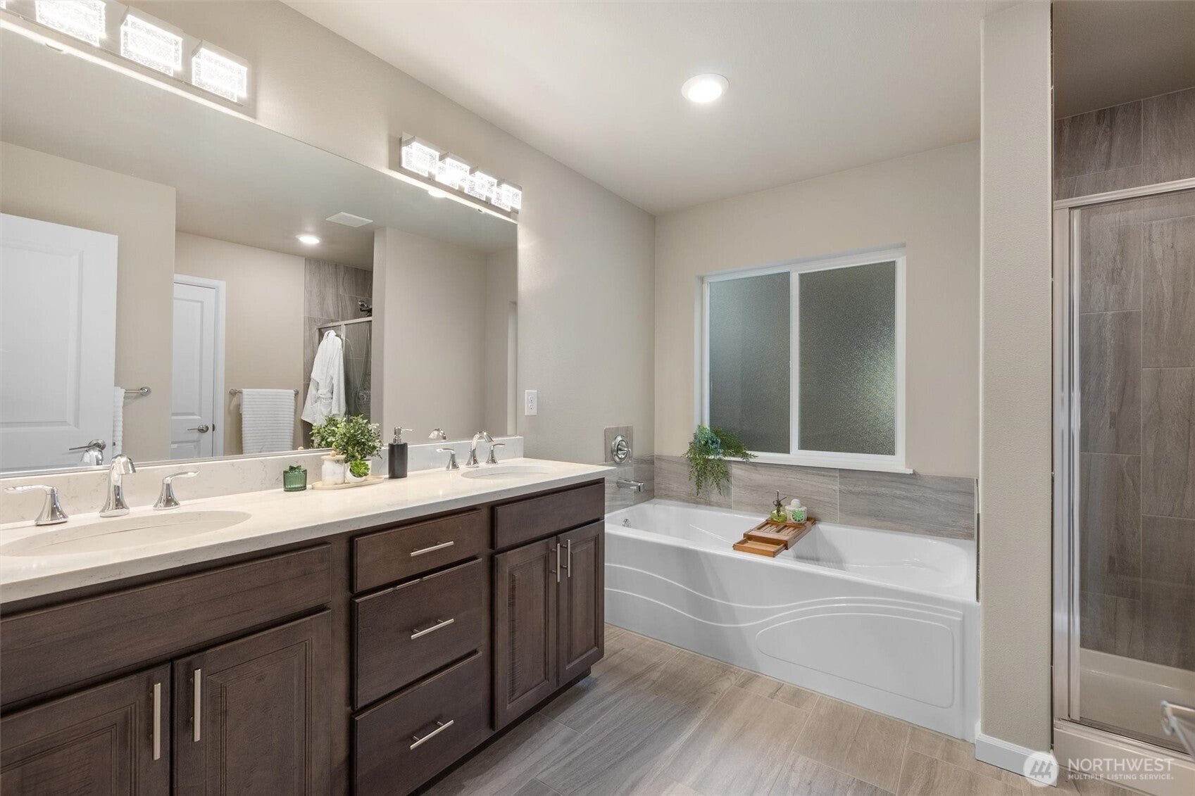 Bothell, Washington, 98021, United States, 4 Bedrooms Bedrooms, ,4 BathroomsBathrooms,Residential,Active,2007270