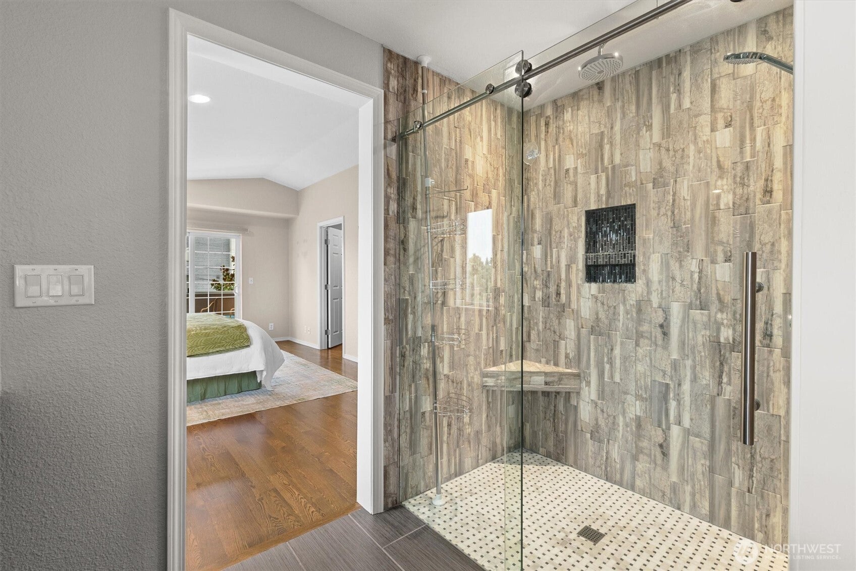 Seattle, Washington, 98118, United States, 4 Bedrooms Bedrooms, ,4 BathroomsBathrooms,Residential,Active,1964271