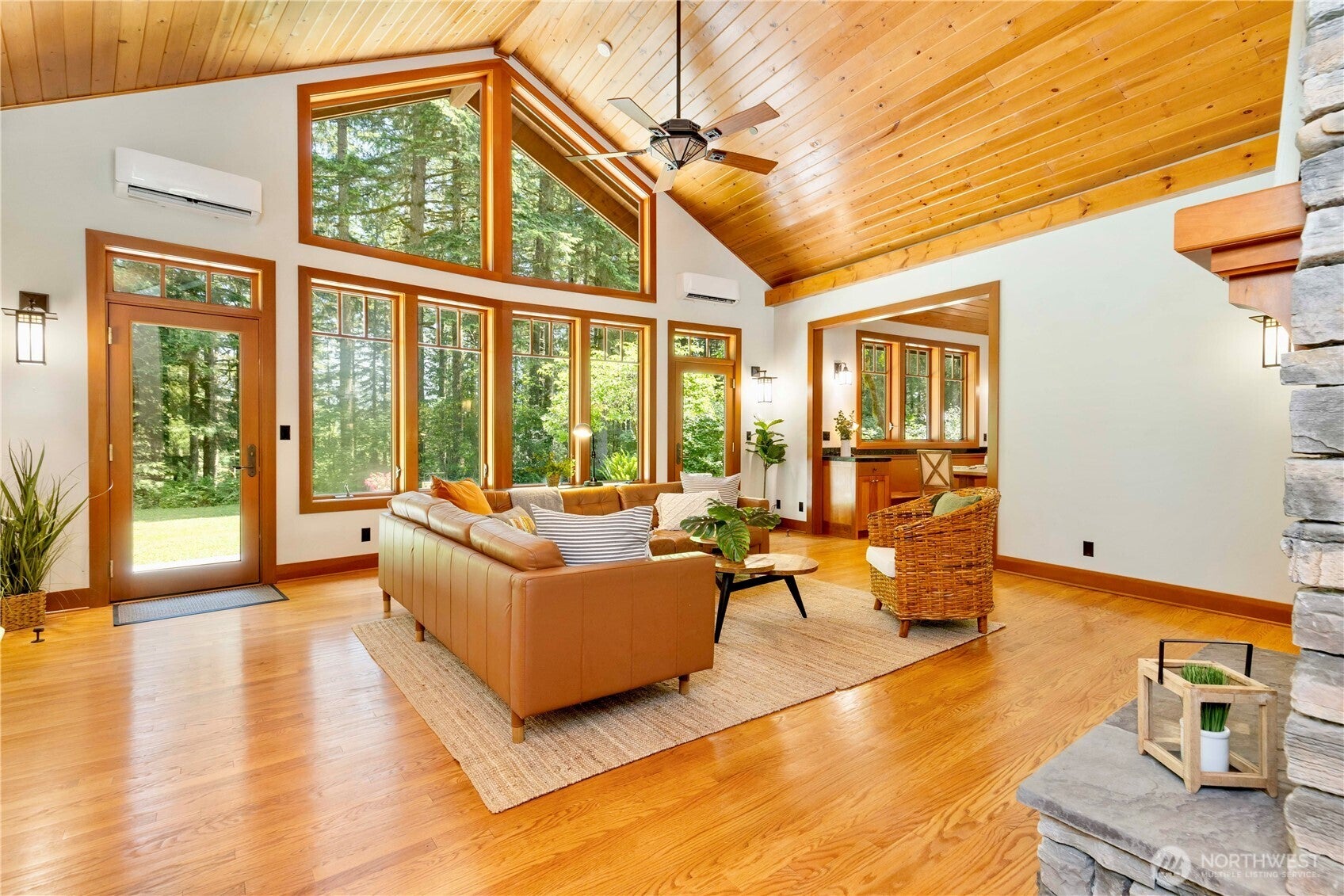 Carnation, Washington, 98014, United States, 3 Bedrooms Bedrooms, ,4 BathroomsBathrooms,Residential,Active,1852686