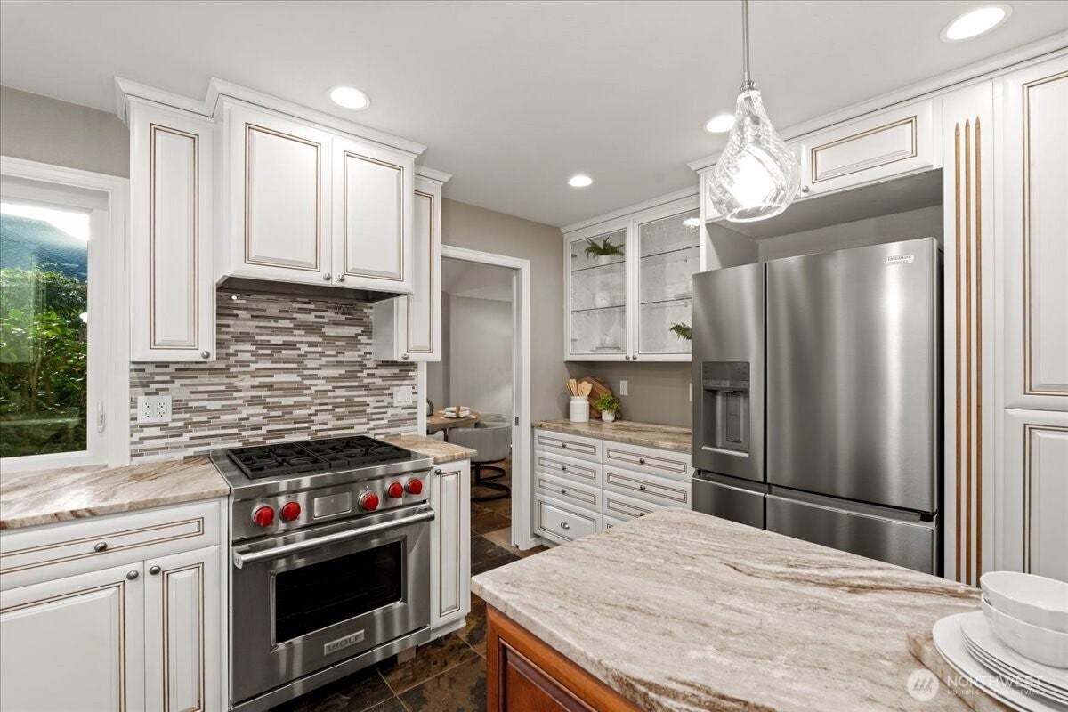 Redmond, Washington, 98052, United States, 4 Bedrooms Bedrooms, ,3 BathroomsBathrooms,Residential,Active,1953683