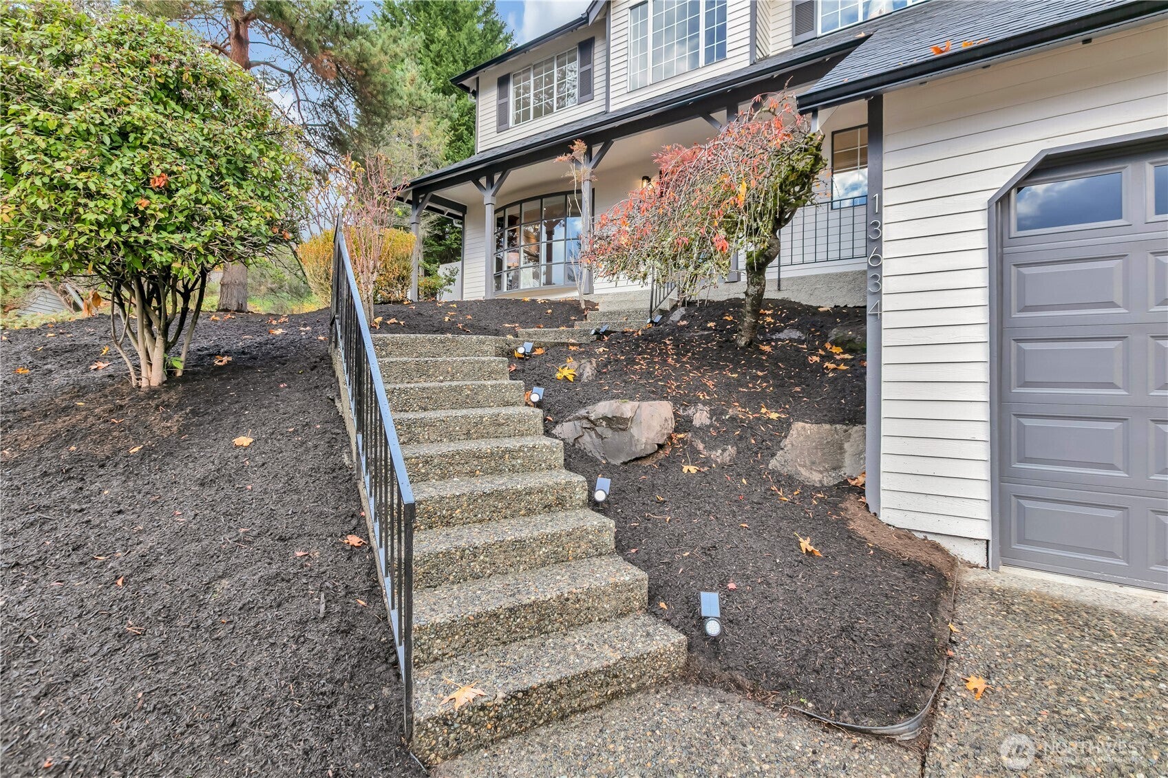 Bellevue, Washington, 98005, United States, 4 Bedrooms Bedrooms, ,3 BathroomsBathrooms,Residential,Active,1988415