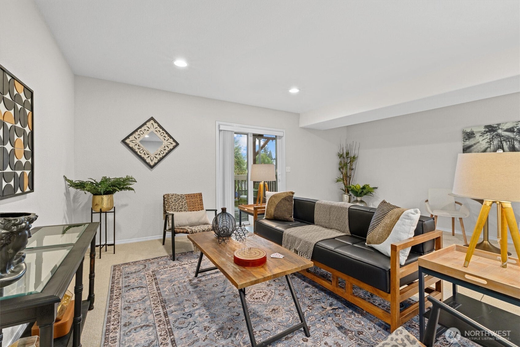 Seattle, Washington, 98118, United States, 4 Bedrooms Bedrooms, ,4 BathroomsBathrooms,Residential,Active,1964271