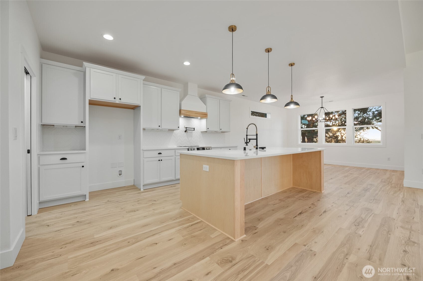 Kennewick, Washington, 99338, United States, 4 Bedrooms Bedrooms, ,3 BathroomsBathrooms,Residential,Active,1996297