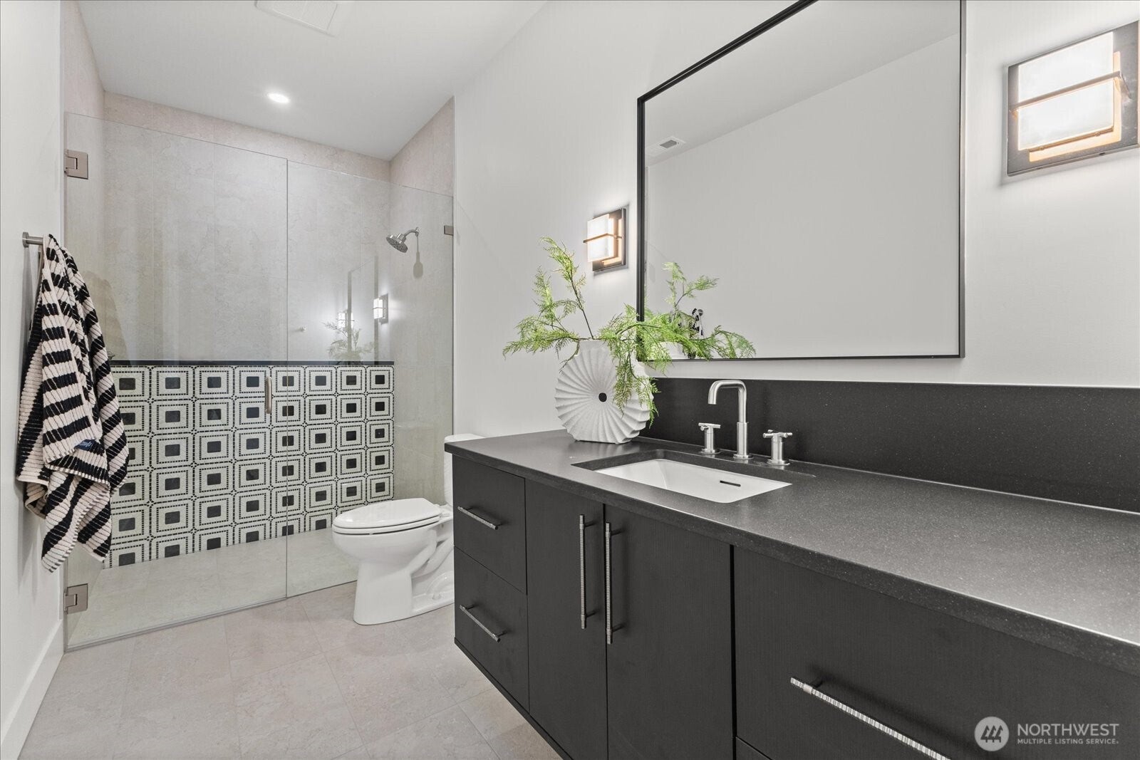 Bellevue, Washington, 98004, United States, 5 Bedrooms Bedrooms, ,6 BathroomsBathrooms,Residential,Active,2002362