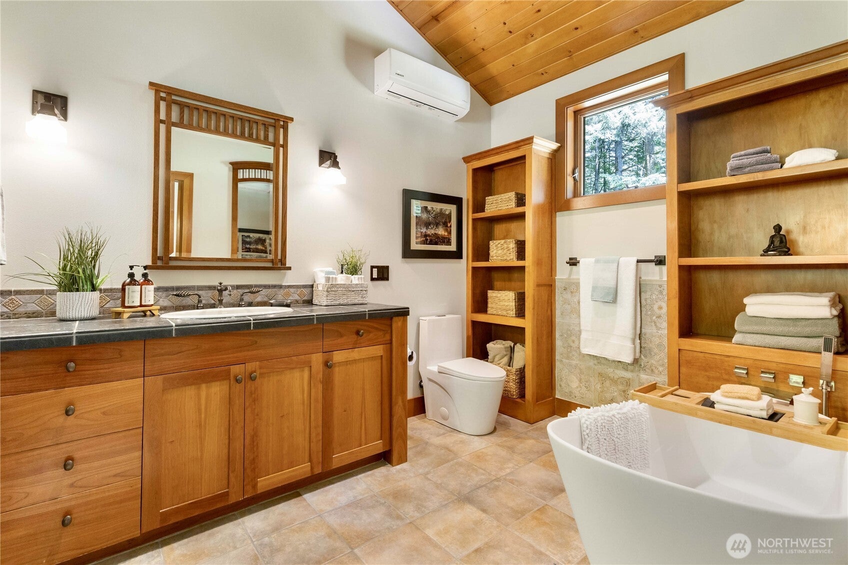 Carnation, Washington, 98014, United States, 3 Bedrooms Bedrooms, ,4 BathroomsBathrooms,Residential,Active,1945355