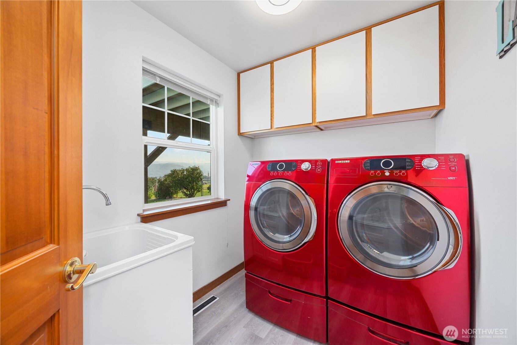 Manson, Washington, 98831, United States, 3 Bedrooms Bedrooms, ,3 BathroomsBathrooms,Residential,Active,1946323