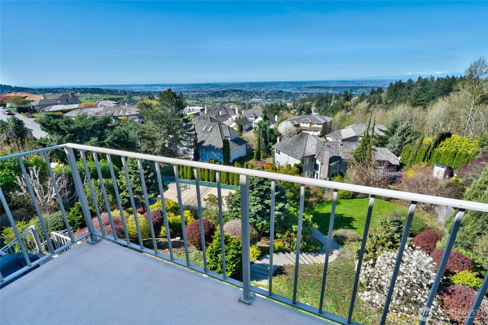 Bellevue, Washington, 98006, United States, 5 Bedrooms Bedrooms, ,6 BathroomsBathrooms,Residential,Active,1871218