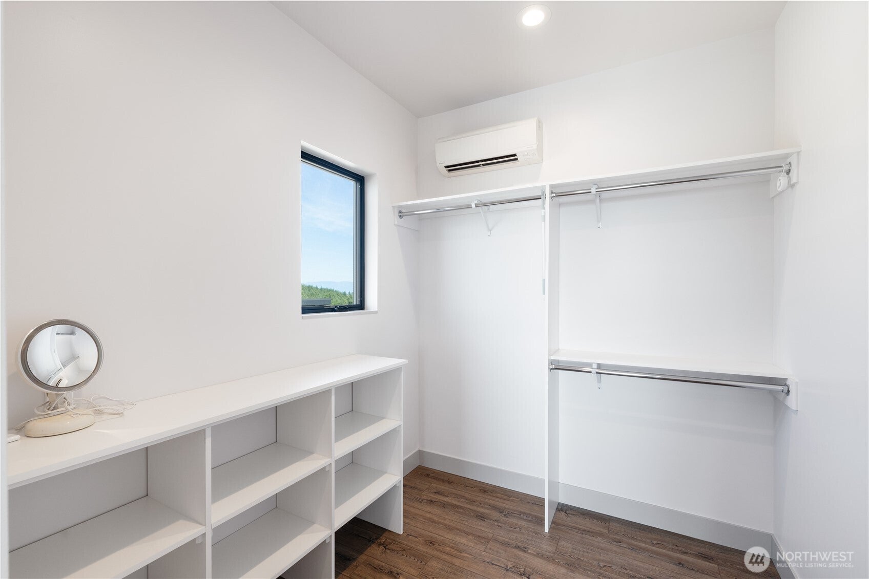 Anacortes, Washington, 98221, United States, 3 Bedrooms Bedrooms, ,3 BathroomsBathrooms,Residential,Active,1968386