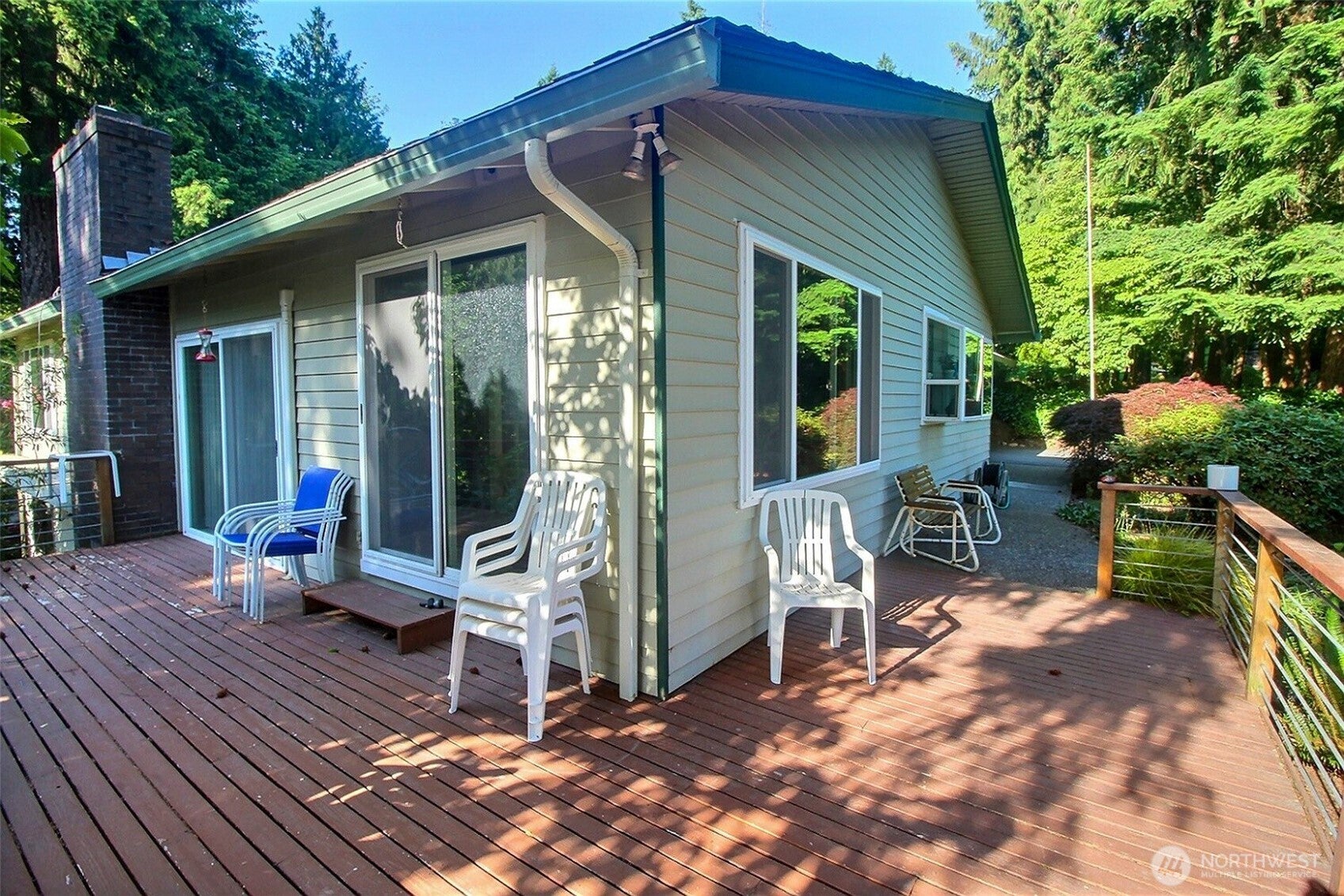 Sammamish, Washington, 98075, United States, 2 Bedrooms Bedrooms, ,2 BathroomsBathrooms,Residential,Active,1941345