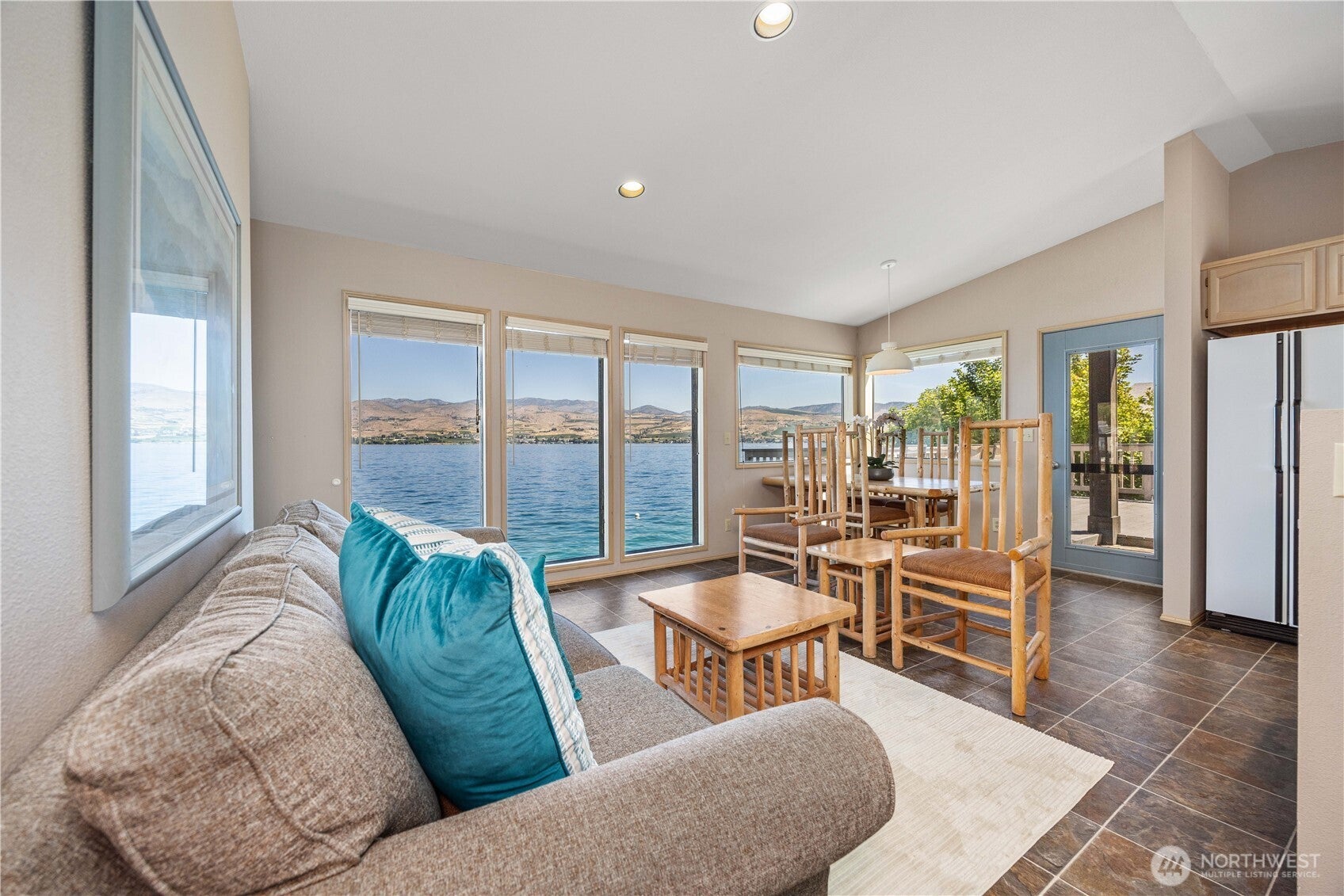 Chelan, Washington, 98816, United States, 4 Bedrooms Bedrooms, ,2 BathroomsBathrooms,Residential,Active,1971797