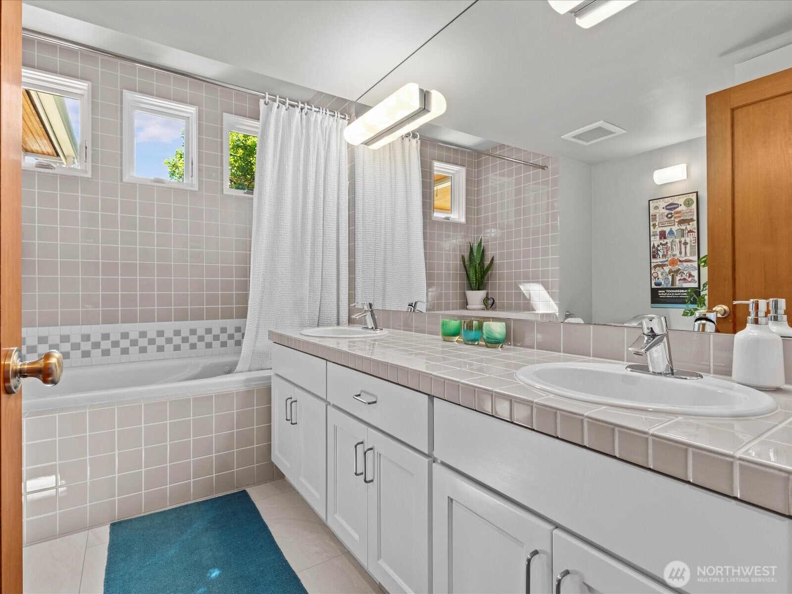 Kirkland, Washington, 98033, United States, ,3 BathroomsBathrooms,Residential,Pending,1852749