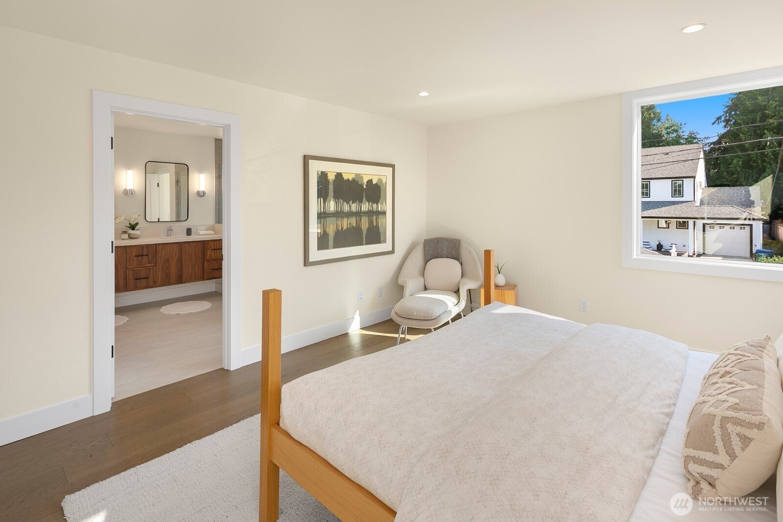 Seattle, Washington, 98115, United States, 4 Bedrooms Bedrooms, ,4 BathroomsBathrooms,Residential,Active,1934821