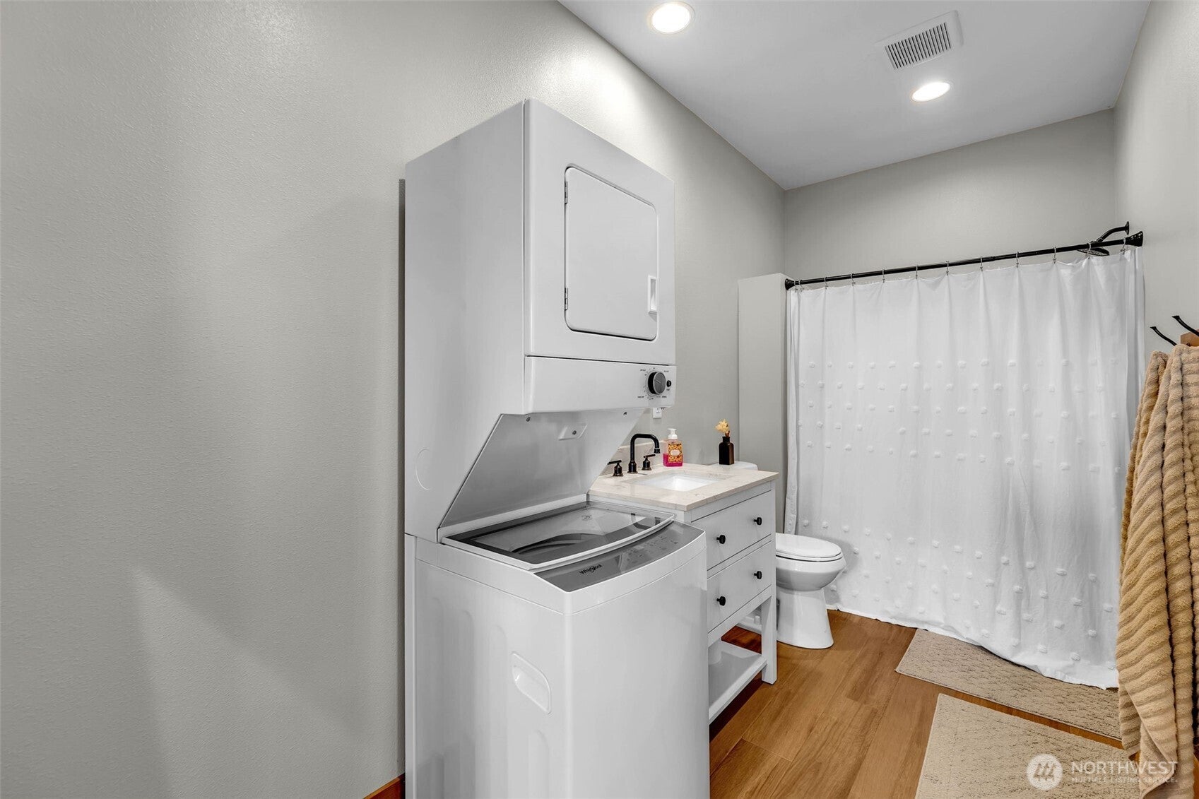 Battle Ground, Washington, 98604, United States, ,3 BathroomsBathrooms,Residential,Active,1869146