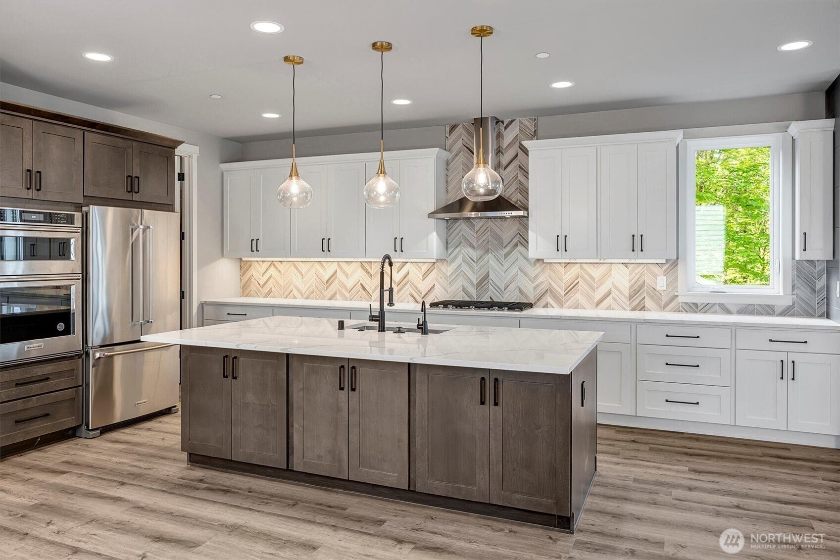 Sammamish, Washington, 98074, United States, 4 Bedrooms Bedrooms, ,4 BathroomsBathrooms,Residential,Active,1886848