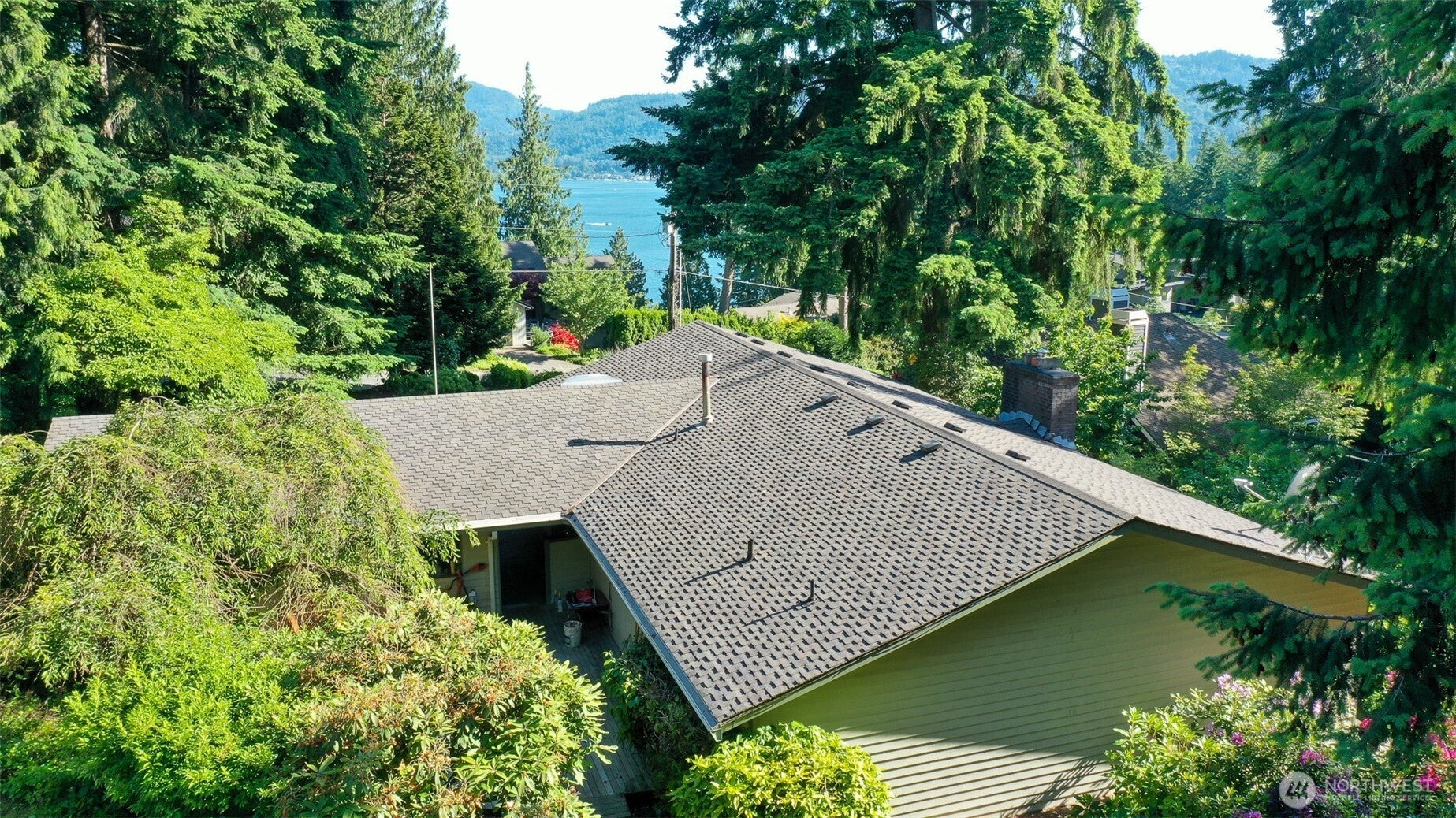 Sammamish, Washington, 98075, United States, 2 Bedrooms Bedrooms, ,2 BathroomsBathrooms,Residential,Active,1941345
