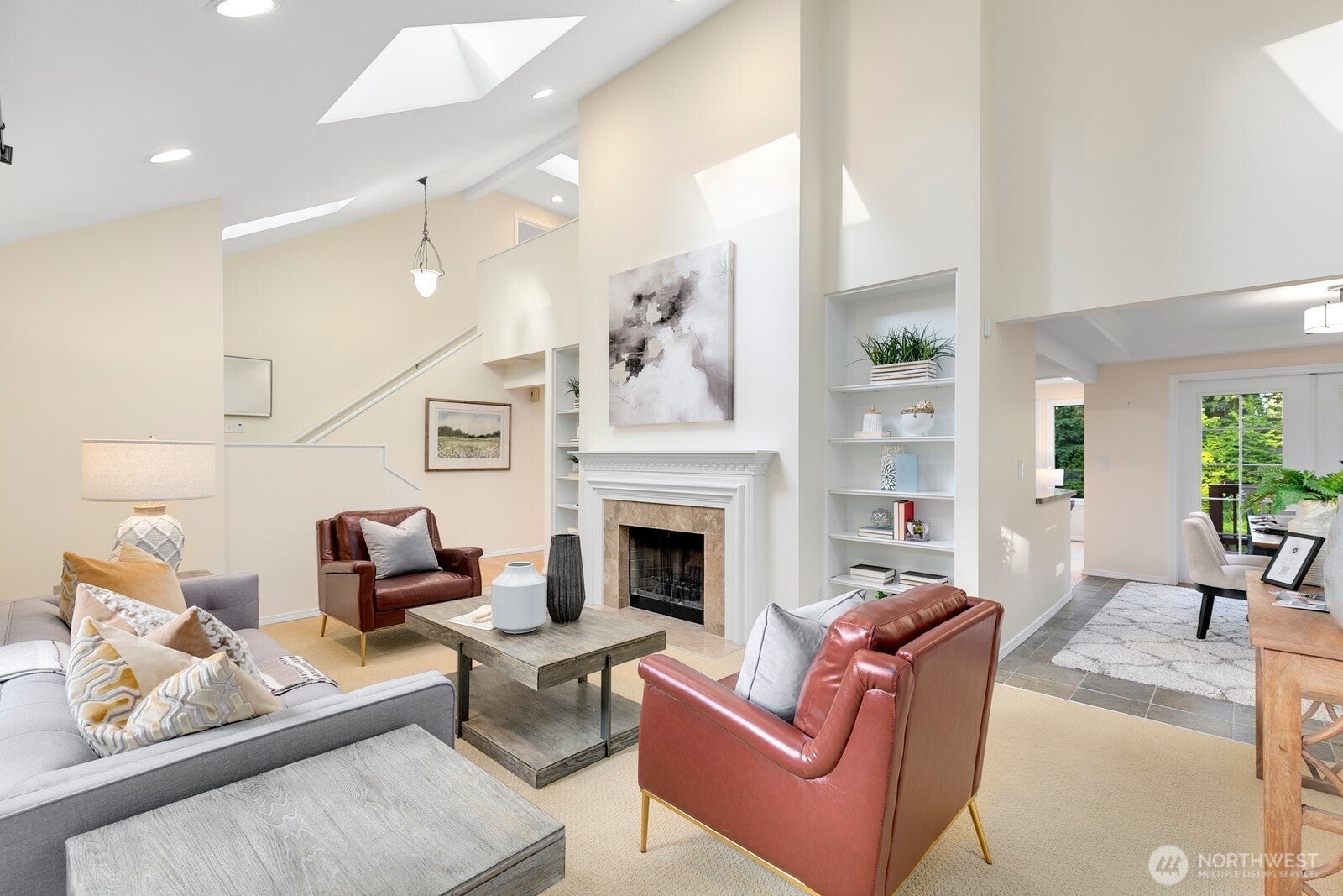 Kirkland, Washington, 98033, United States, 4 Bedrooms Bedrooms, ,3 BathroomsBathrooms,Residential,Active,1909901