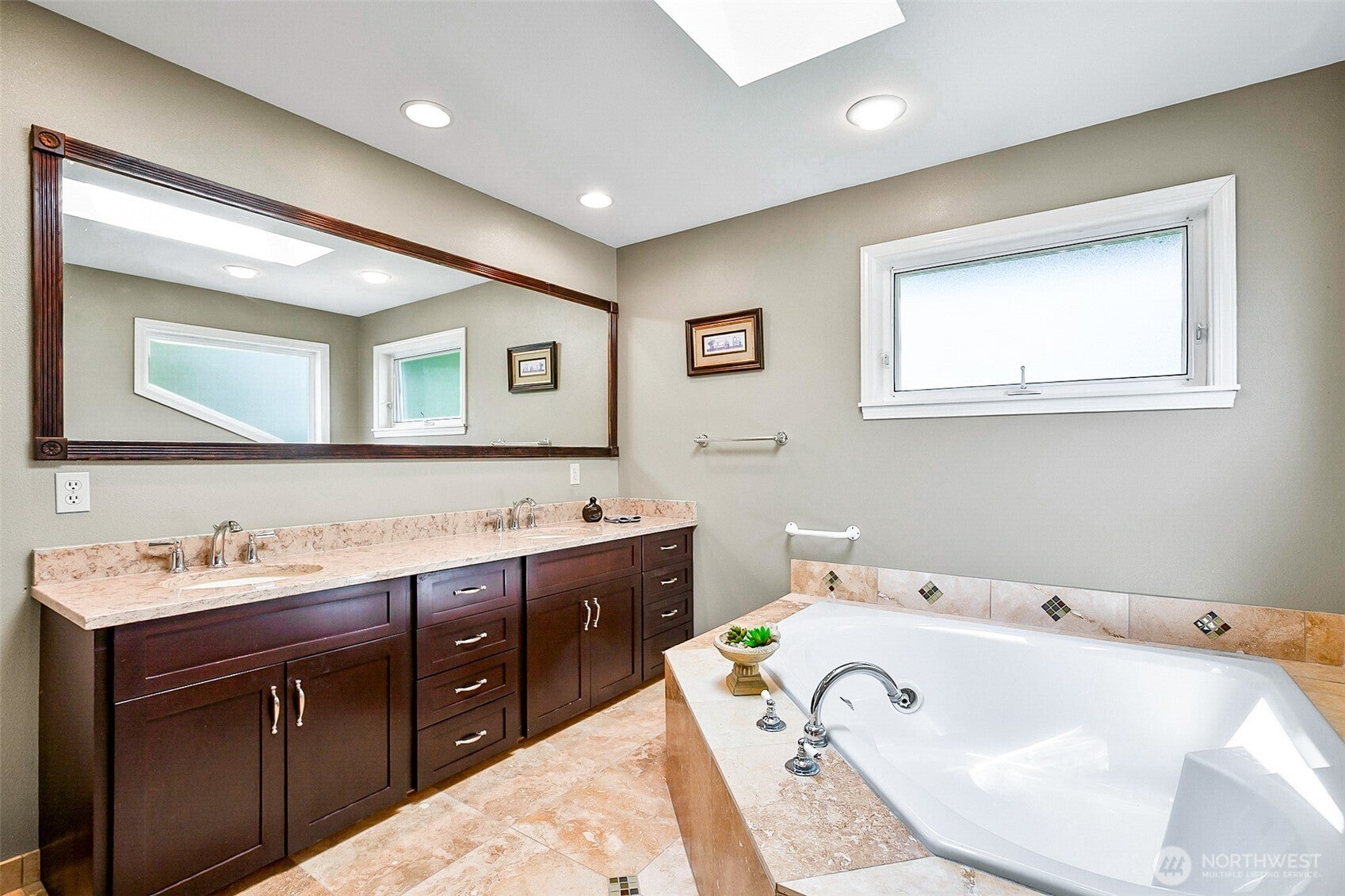 Camano Island, Washington, 98282, United States, 3 Bedrooms Bedrooms, ,3 BathroomsBathrooms,Residential,Active,1862878