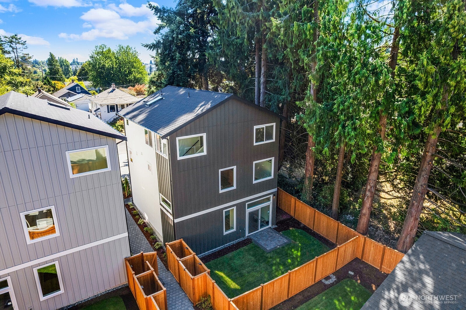 Seattle, Washington, 98117, United States, 4 Bedrooms Bedrooms, ,4 BathroomsBathrooms,Residential,Active,2010180