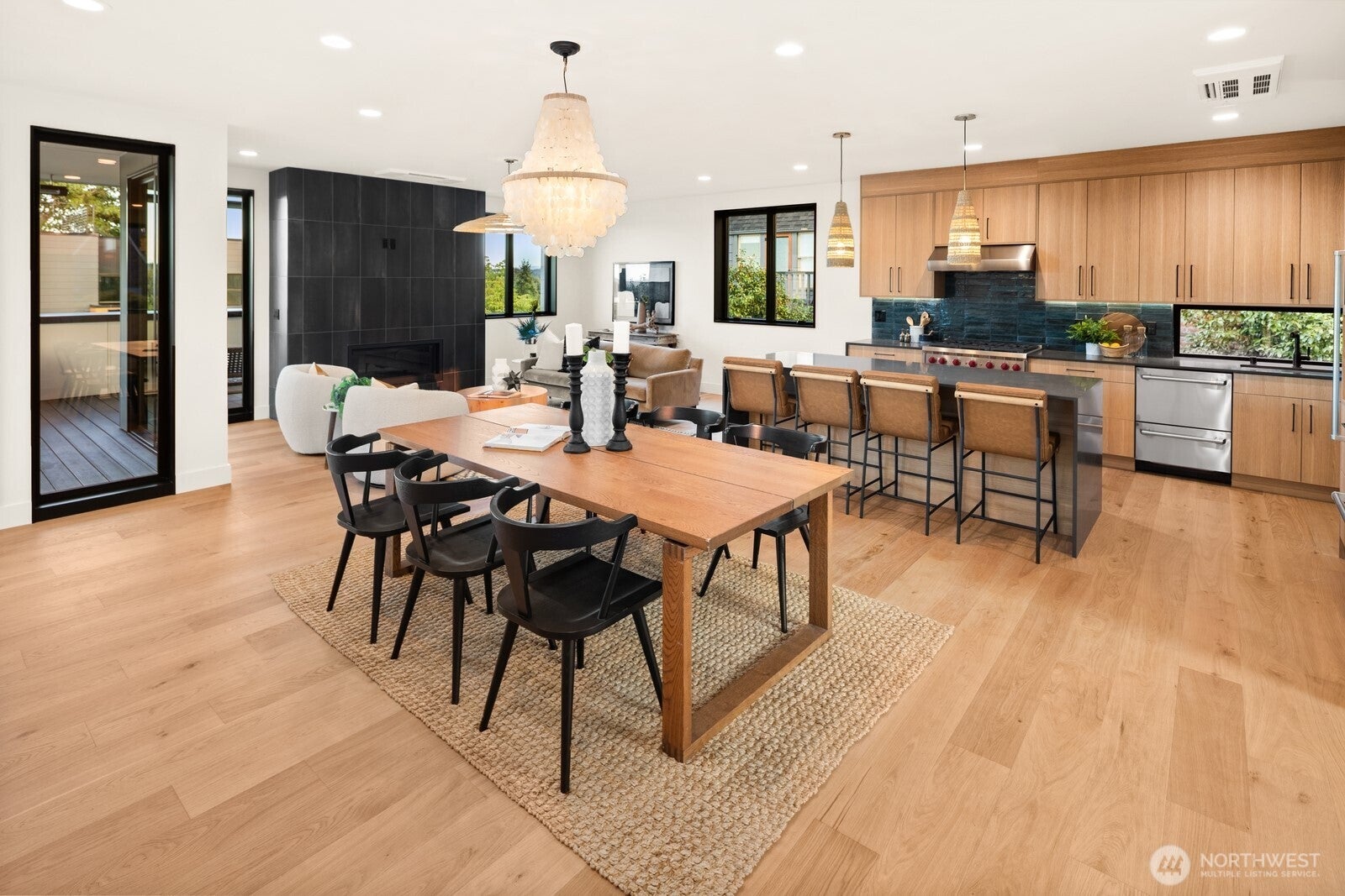 Seattle, Washington, 98118, United States, 5 Bedrooms Bedrooms, ,4 BathroomsBathrooms,Residential,Active,1909862