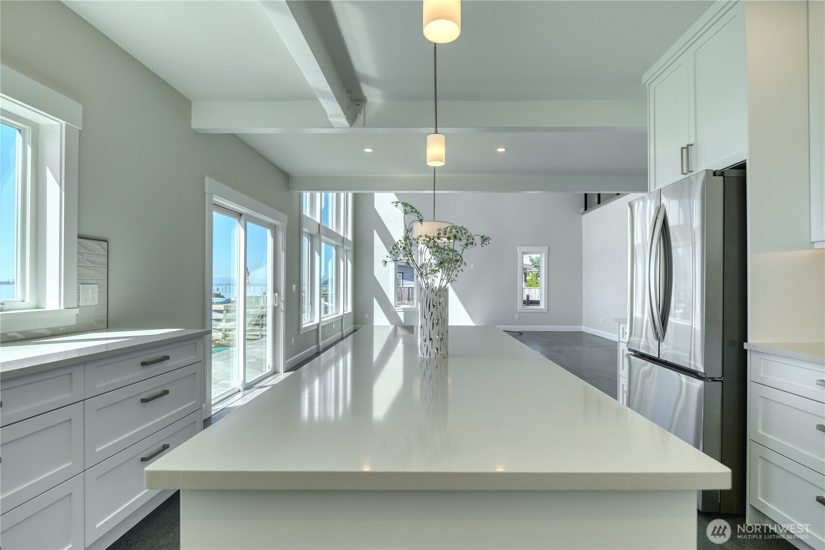 Point Roberts, Washington, 98281, United States, 2 Bedrooms Bedrooms, ,3 BathroomsBathrooms,Residential,Active,1905096