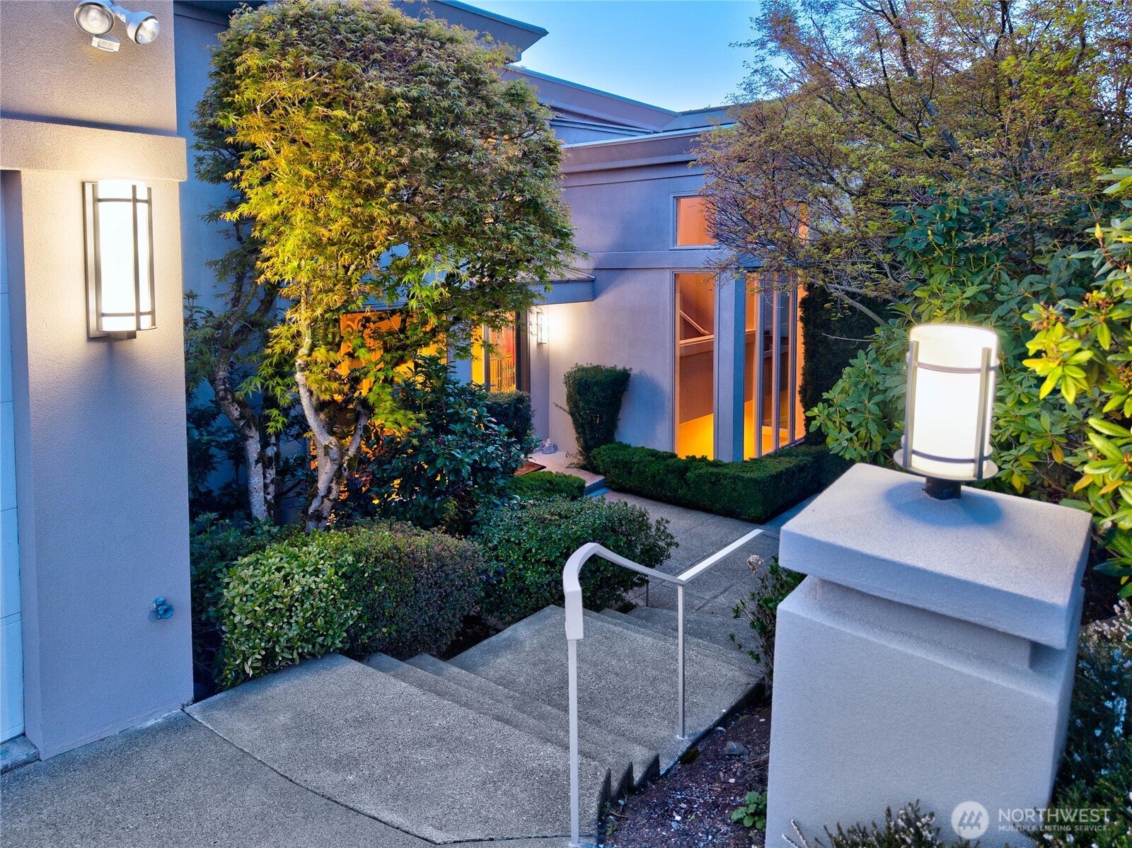 Bellevue, Washington, 98006, United States, 5 Bedrooms Bedrooms, ,6 BathroomsBathrooms,Residential,Active,1871218