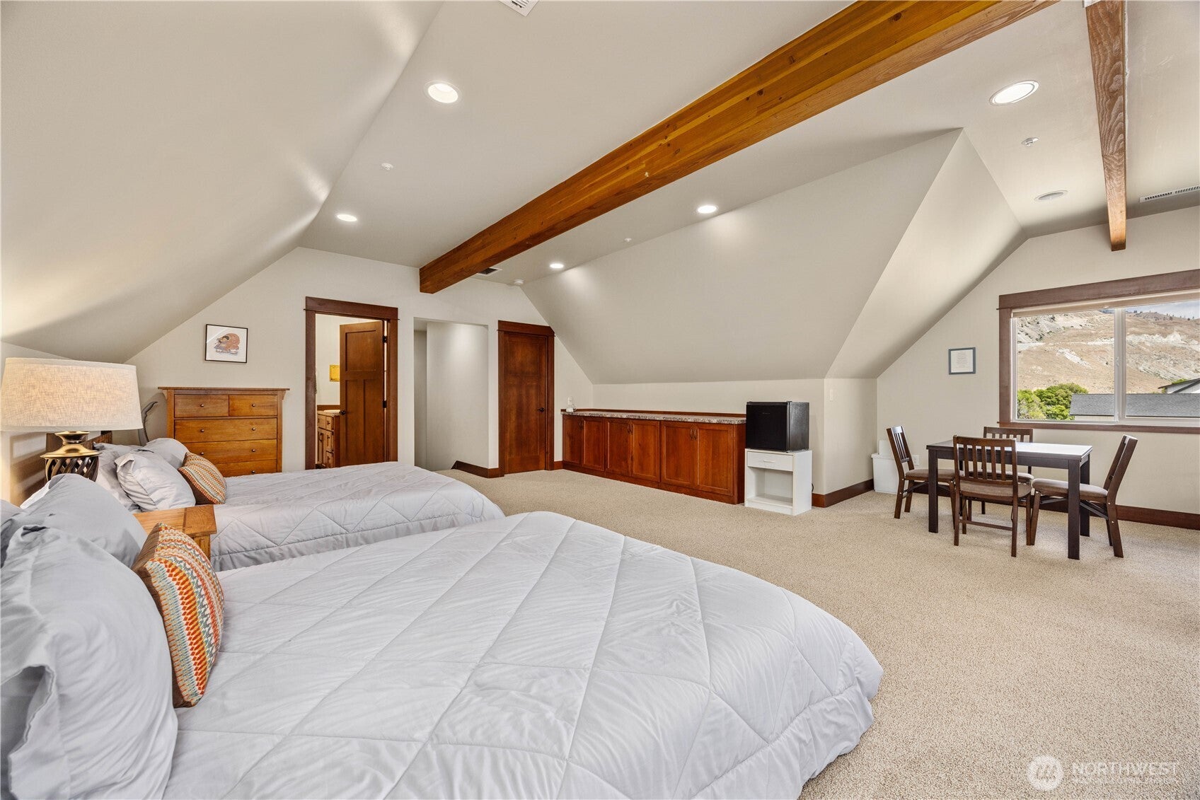 Orondo, Washington, 98843, United States, 3 Bedrooms Bedrooms, ,4 BathroomsBathrooms,Residential,Active,1823970
