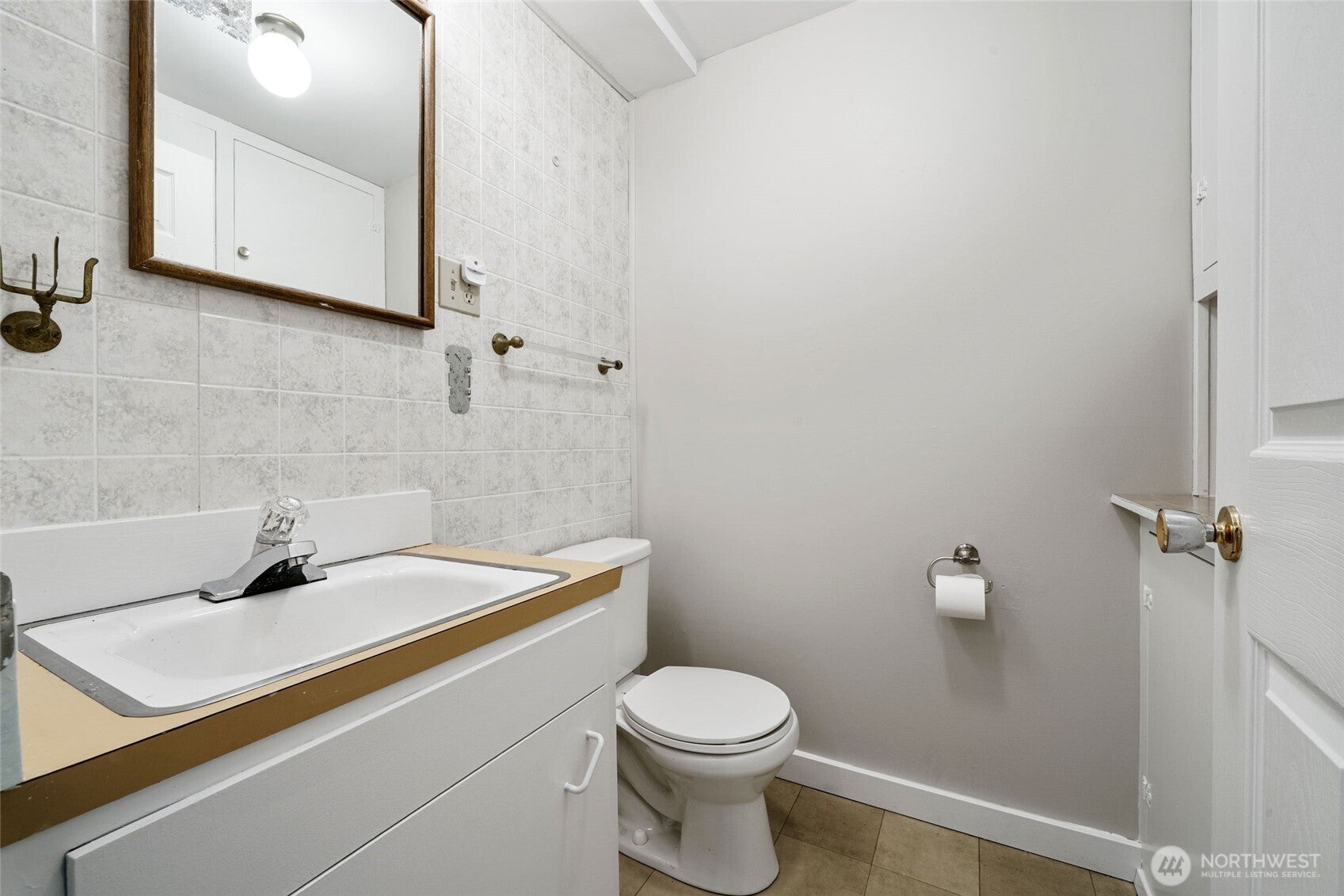 Lynnwood, Washington, 98087, United States, 3 Bedrooms Bedrooms, ,3 BathroomsBathrooms,Residential,Active,1987204