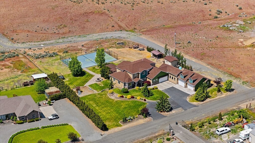 Yakima, Washington, 98901, United States, 4 Bedrooms Bedrooms, ,3 BathroomsBathrooms,Residential,Active,1820832