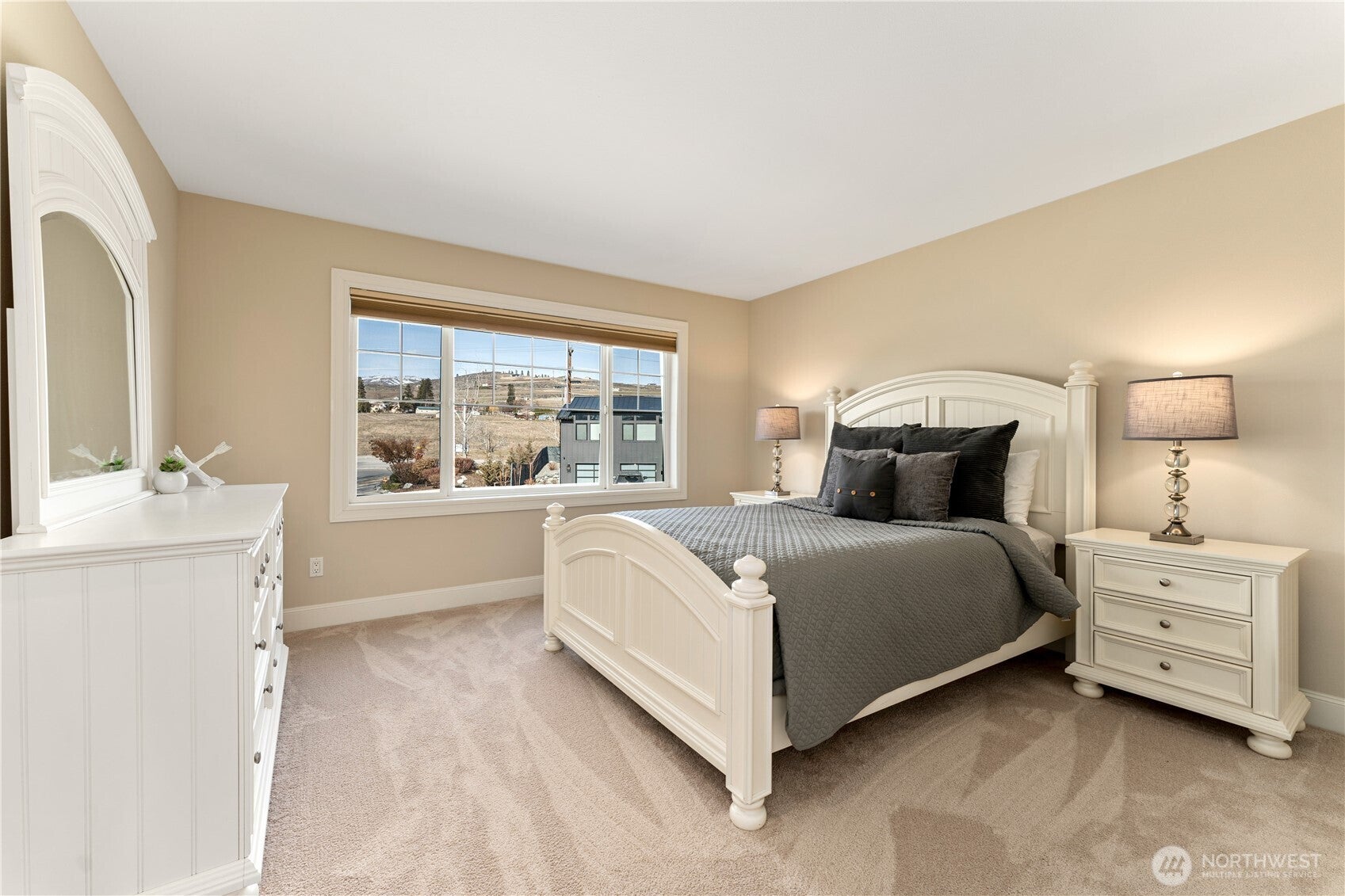 Manson, Washington, 98831, United States, 4 Bedrooms Bedrooms, ,4 BathroomsBathrooms,Residential,Active,1936117