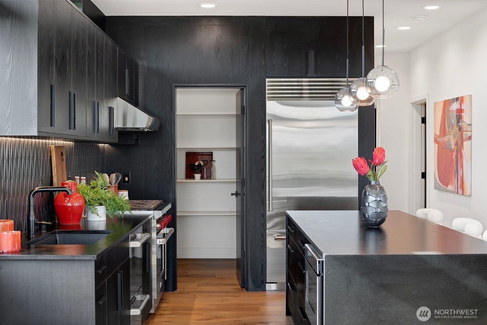 Seattle, Washington, 98118, United States, 6 Bedrooms Bedrooms, ,4 BathroomsBathrooms,Residential,Active,1965834