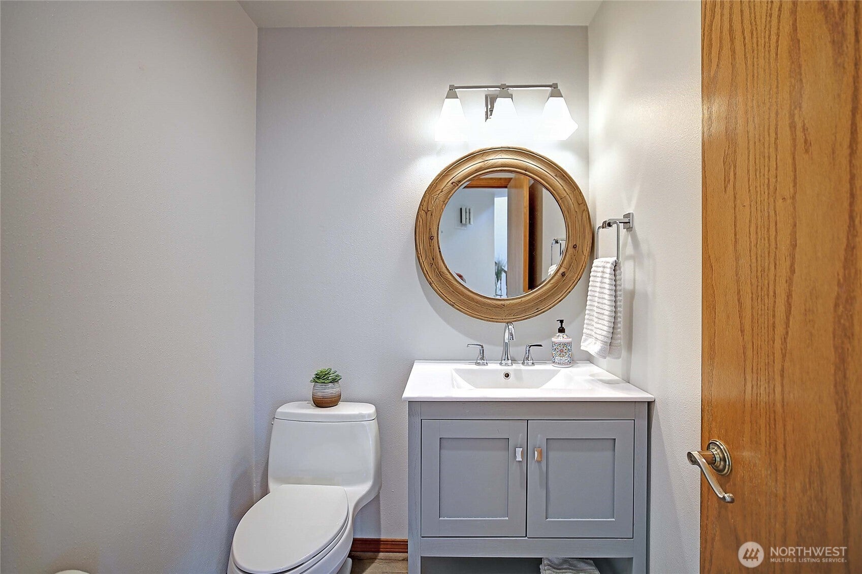 Camano Island, Washington, 98282, United States, 4 Bedrooms Bedrooms, ,3 BathroomsBathrooms,Residential,Active,1973528