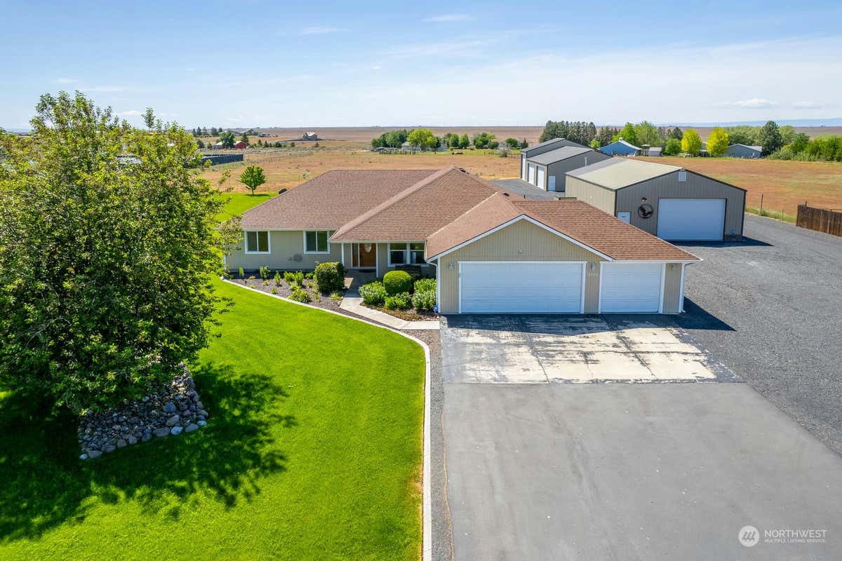 9374 NEPPEL RD NE, MOSES LAKE, WA 98837, photo 1 of 38