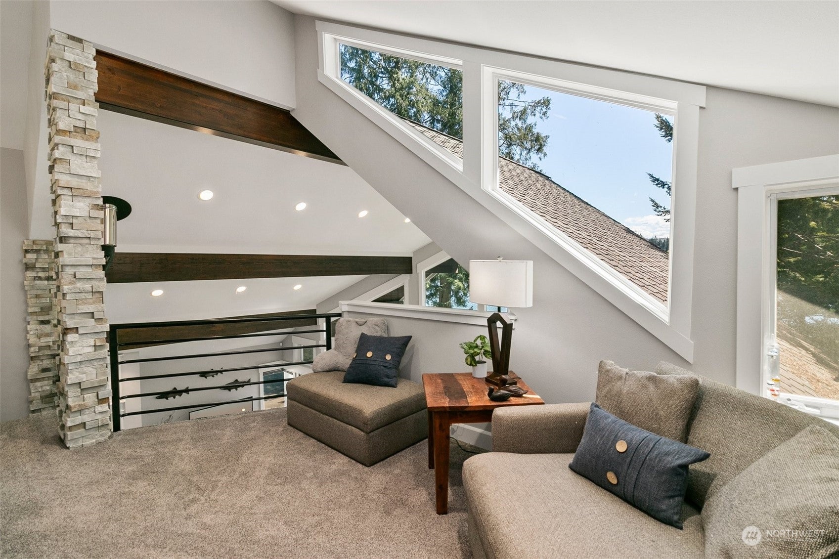 Eatonville, Washington, 98328, United States, 3 Bedrooms Bedrooms, ,4 BathroomsBathrooms,Residential,Pending,1702293