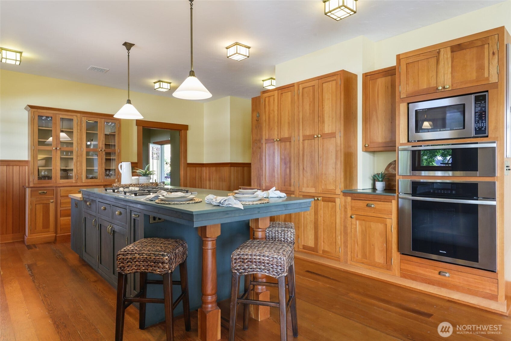 Olympia, Washington, 98506, United States, 3 Bedrooms Bedrooms, ,3 BathroomsBathrooms,Residential,Active,1953406