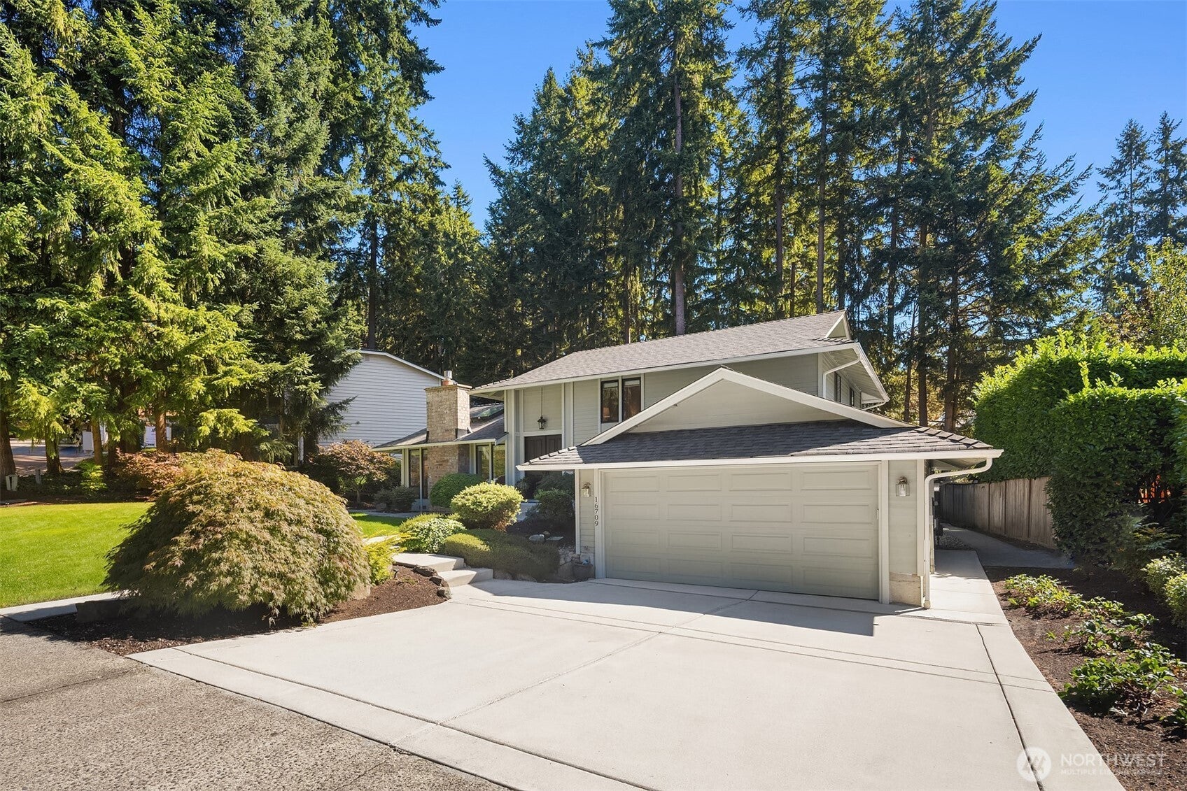 Redmond, Washington, 98052, United States, 3 Bedrooms Bedrooms, ,3 BathroomsBathrooms,Residential,Active,1953712