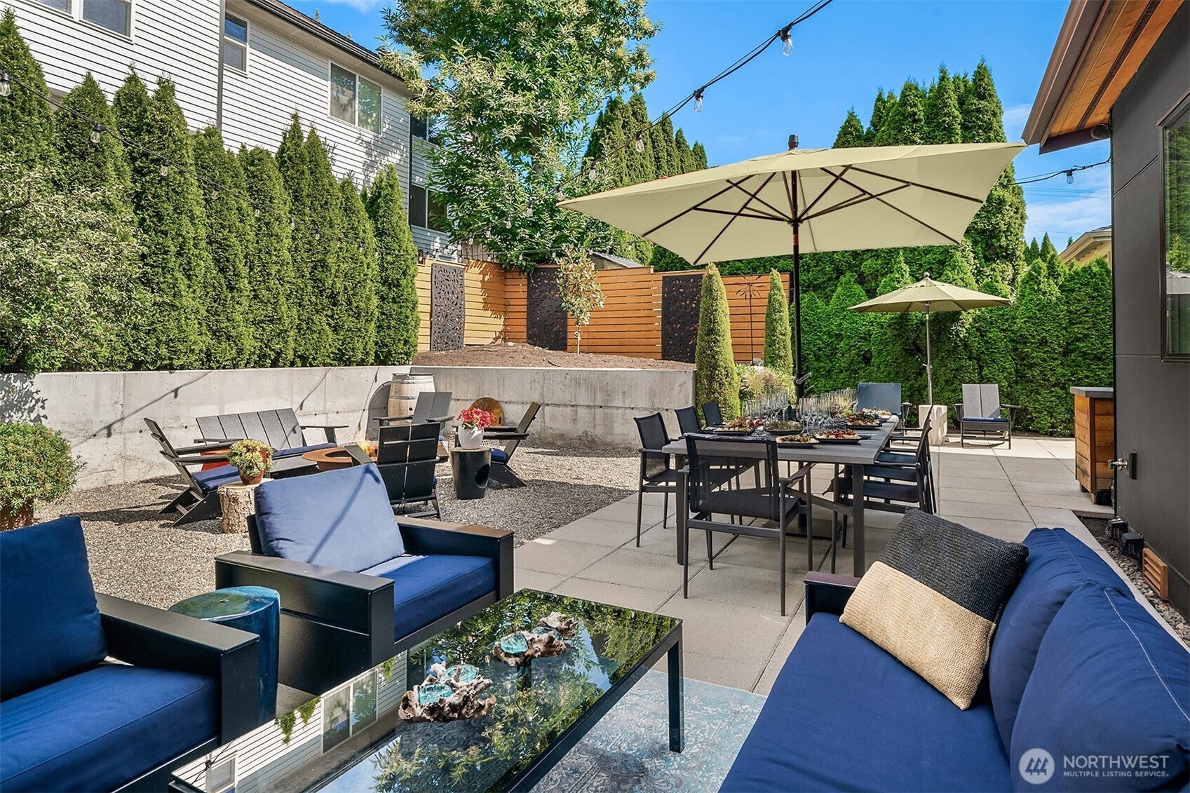 Kirkland, Washington, 98033, United States, 4 Bedrooms Bedrooms, ,5 BathroomsBathrooms,Residential,Active,1973549