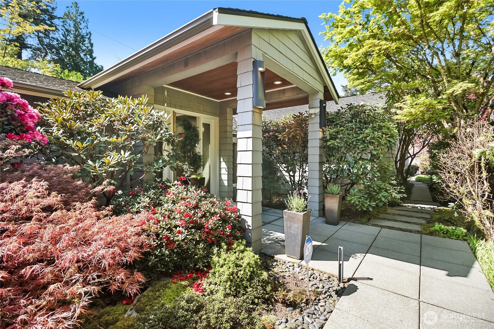 Medina, Washington, 98039, United States, 3 Bedrooms Bedrooms, ,3 BathroomsBathrooms,Residential,Active,1781504