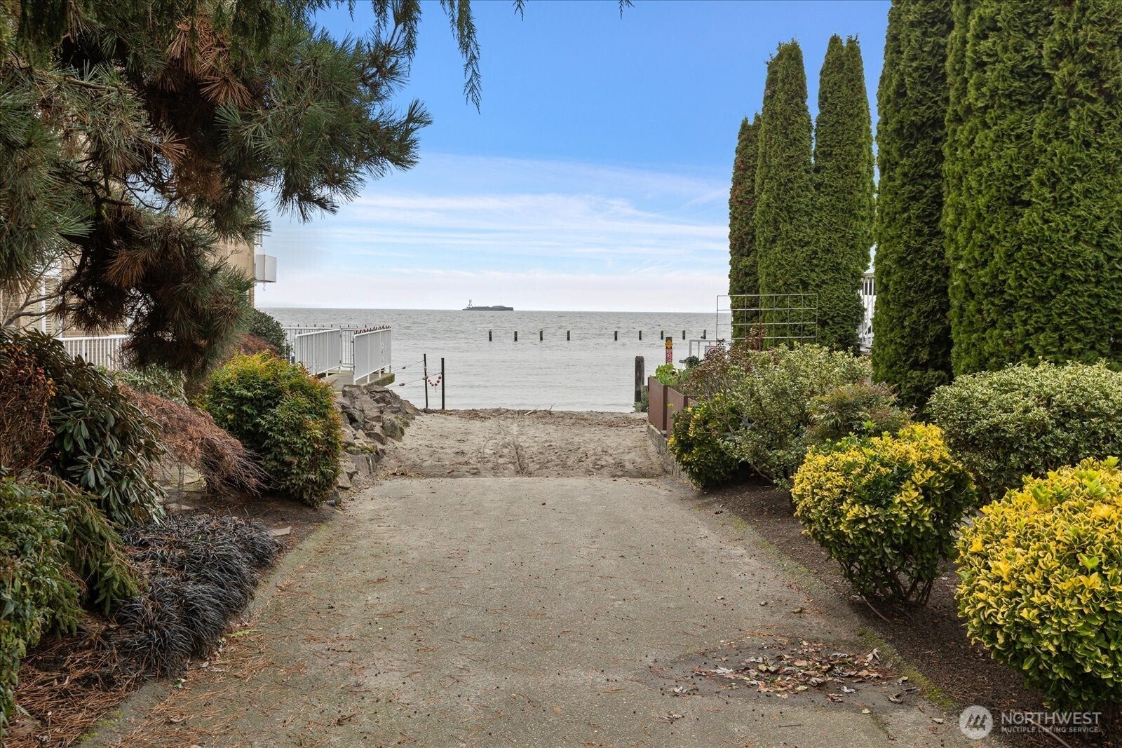 Seattle, Washington, 98107, United States, 4 Bedrooms Bedrooms, ,4 BathroomsBathrooms,Residential,Active,2008283