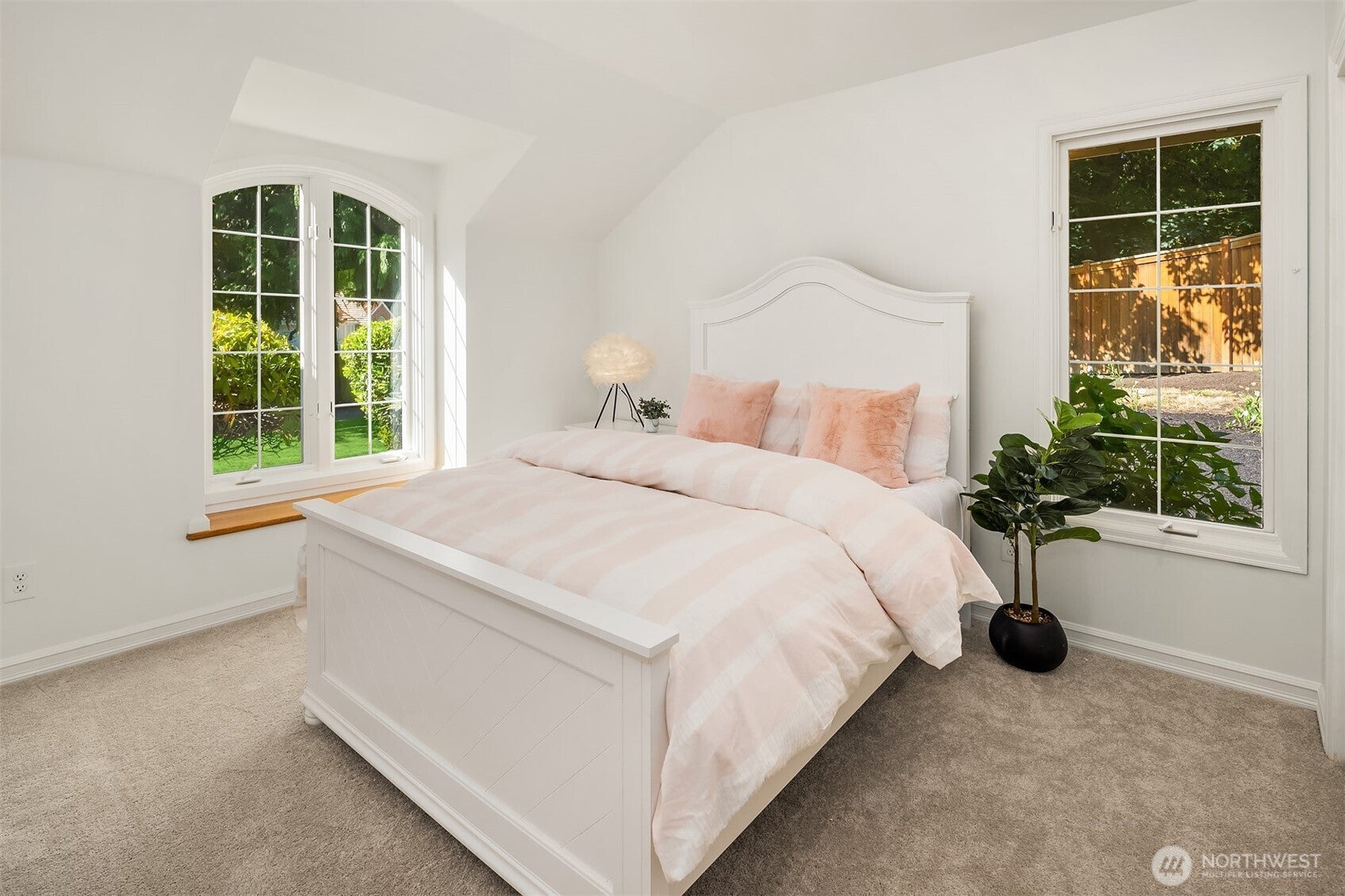 Redmond, Washington, 98053, United States, 4 Bedrooms Bedrooms, ,4 BathroomsBathrooms,Residential,Active,1894592