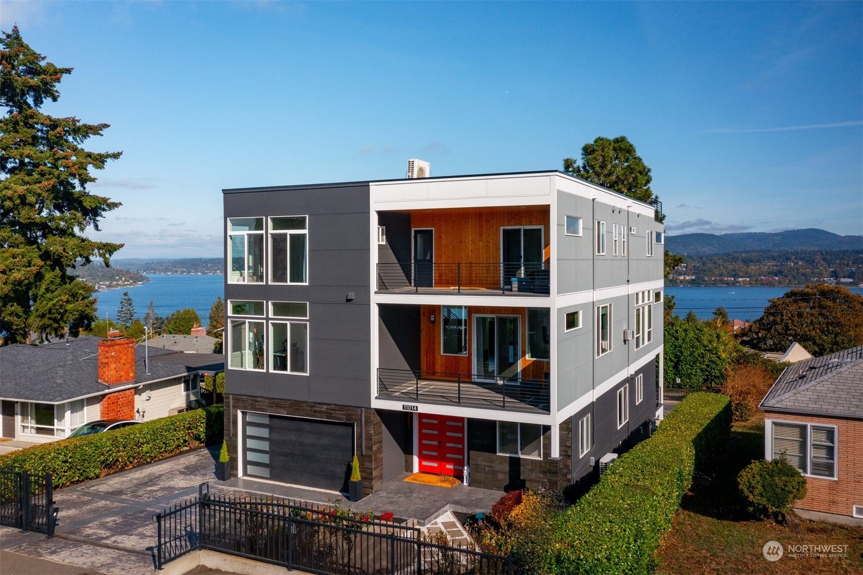 Seattle, Washington, 98178, United States, ,7 BathroomsBathrooms,Residential,Active,1702986