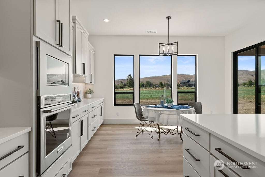 Ellensburg, Washington, 98926, United States, 3 Bedrooms Bedrooms, ,3 BathroomsBathrooms,Residential,Active,1902955