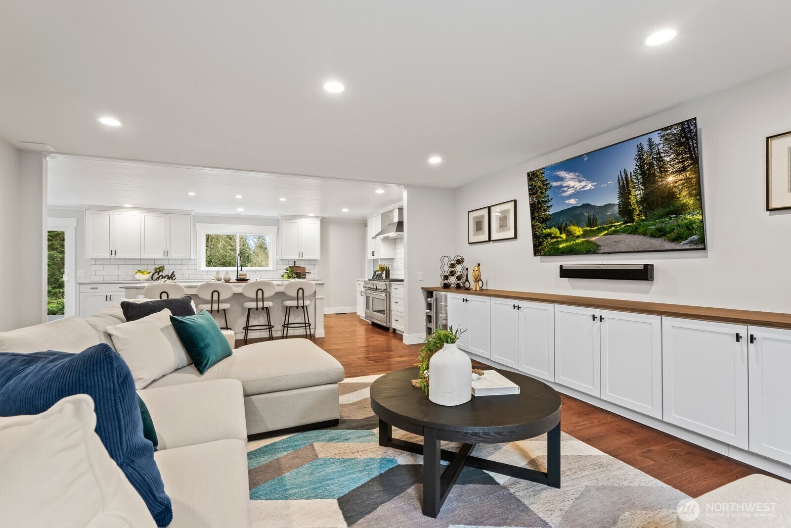 Woodinville, Washington, 98077, United States, 4 Bedrooms Bedrooms, ,4 BathroomsBathrooms,Residential,Active,2001351