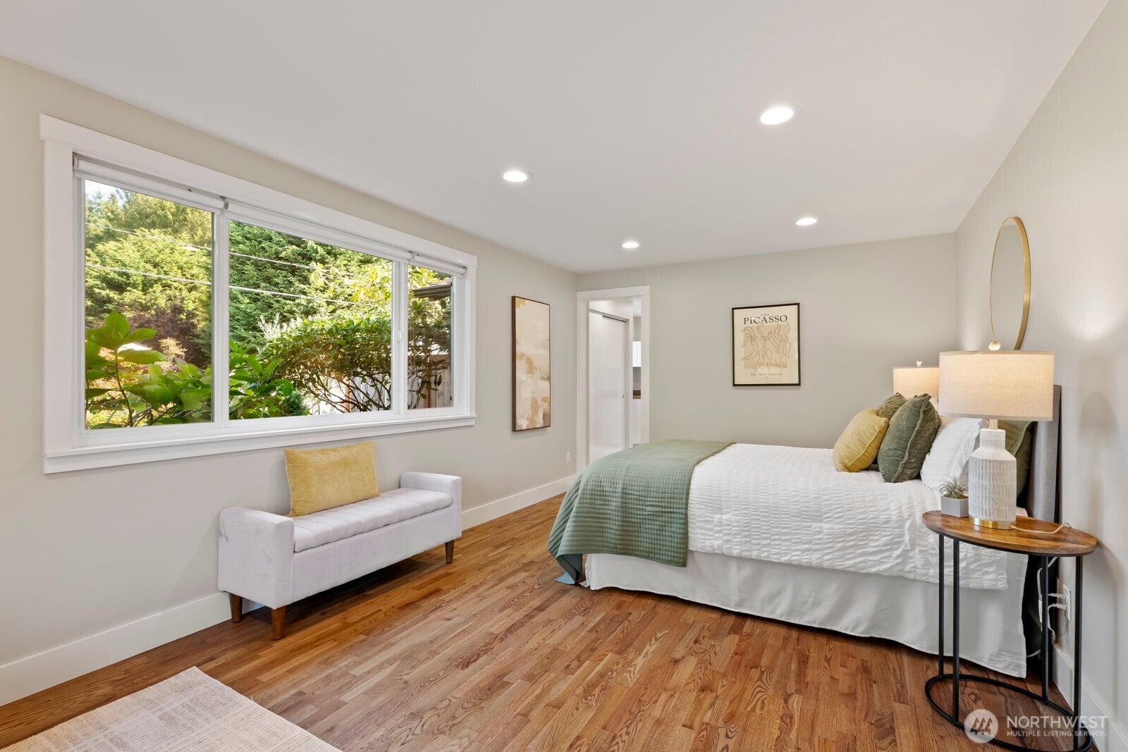 Seattle, Washington, 98136, United States, 4 Bedrooms Bedrooms, ,4 BathroomsBathrooms,Residential,Active,2013153